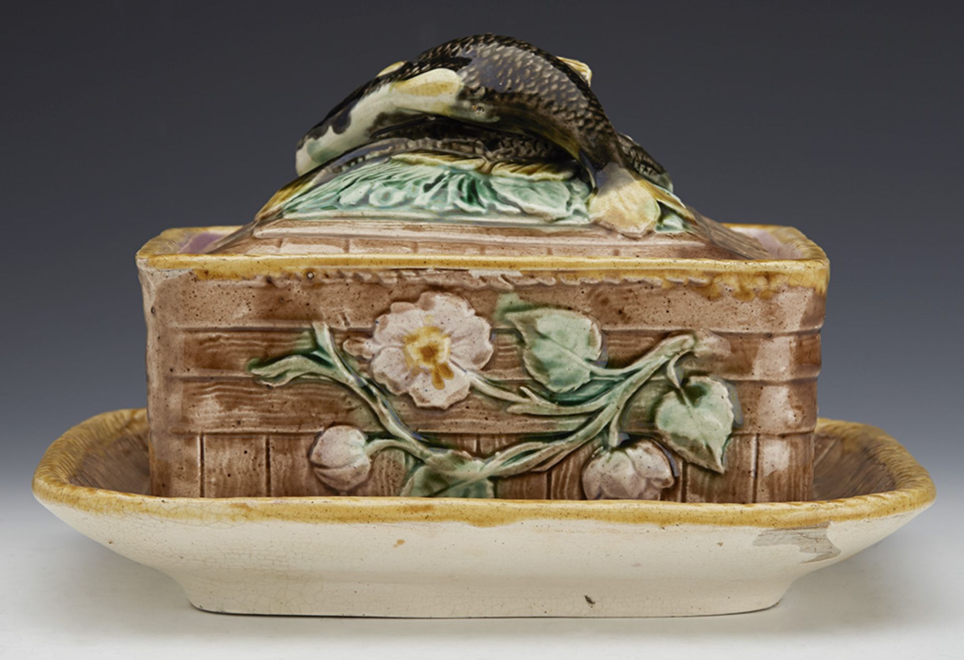 ANTIQUE ENGLISH MAJOLICA SARDINE DISH WITH FISH AND FLOWERS C.1865 - Image 3 of 10