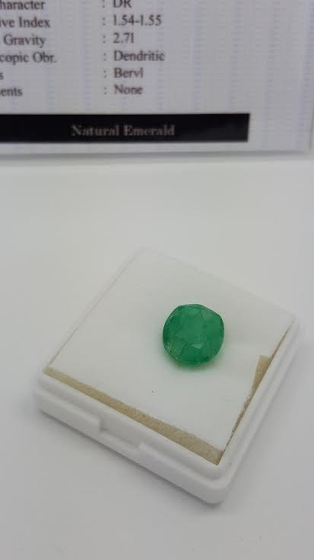 5.20 ct natural loose certified emerald