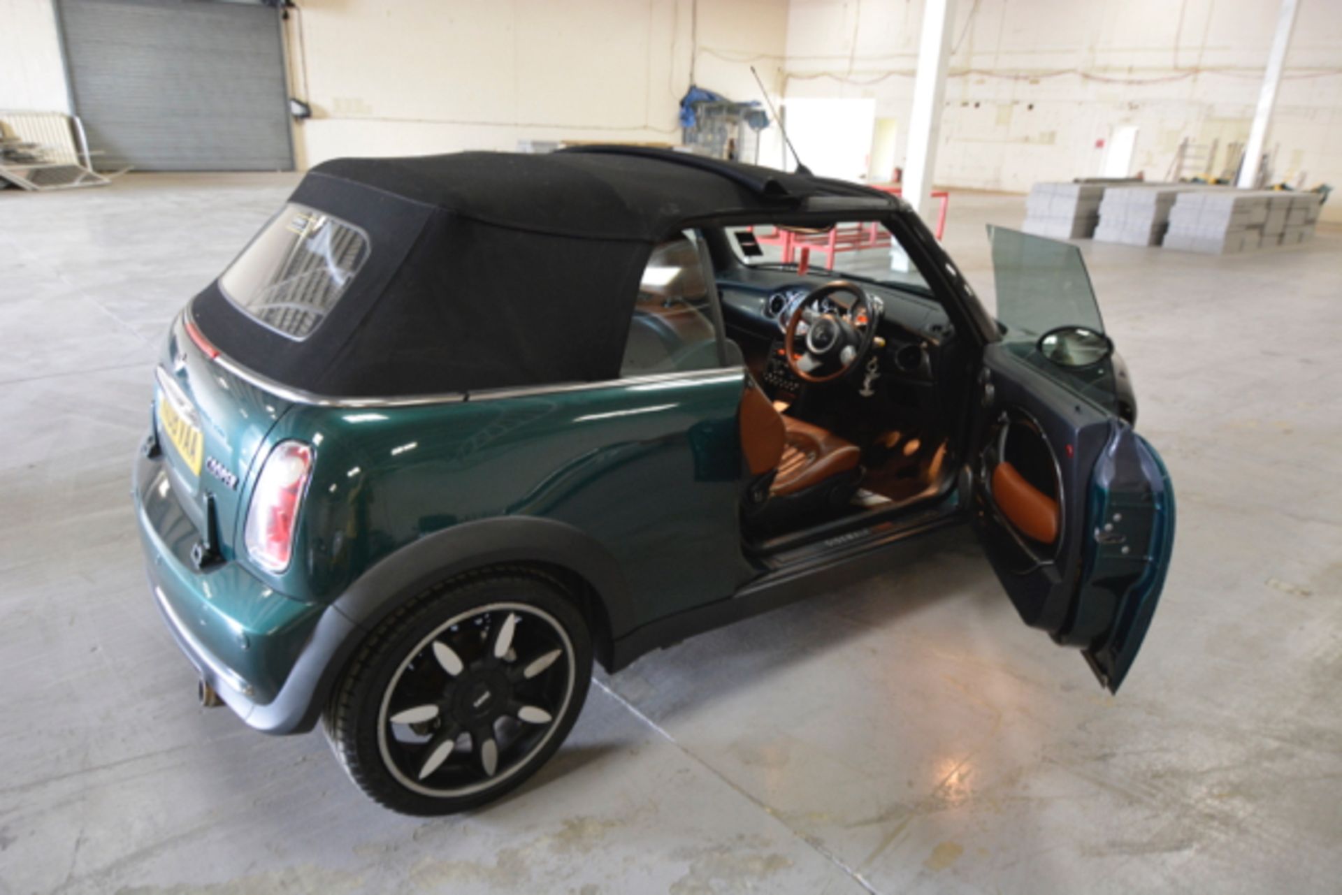 08 Mini Cooper Sidewalk Convertible - Image 6 of 20