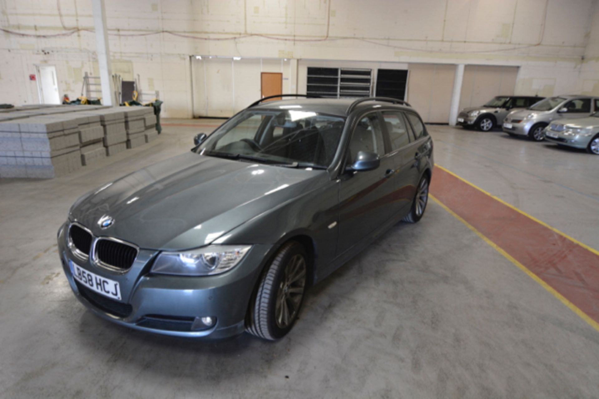 BMW 320D SE Estate - Image 6 of 15