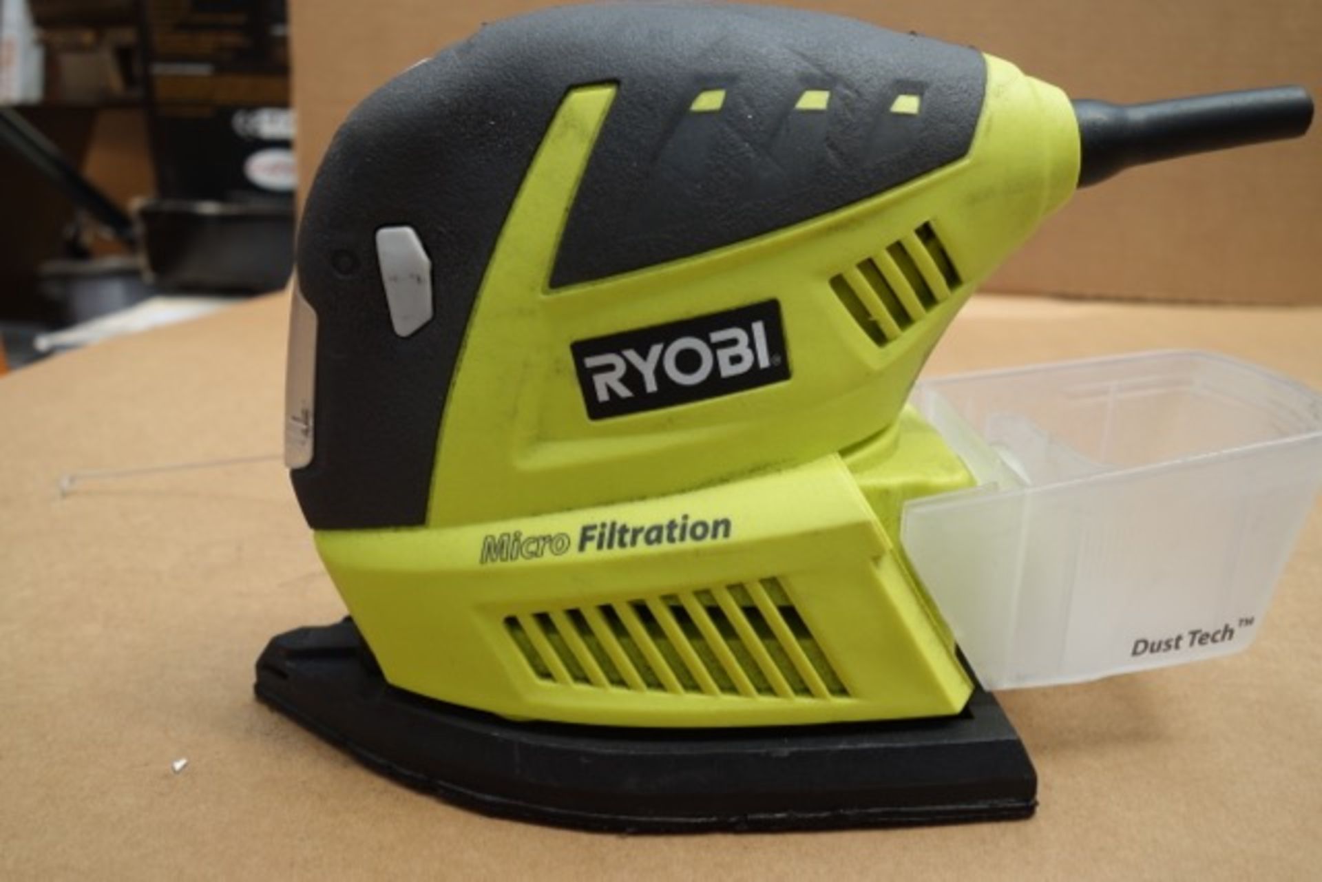 (D15) Ryobi 180w EMS180RV Multi Sander. Note: Ex-display item, power cord has been cut.