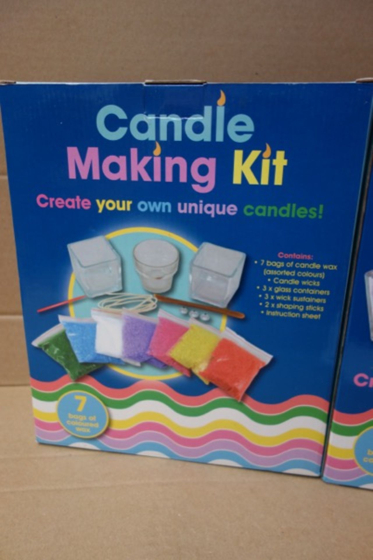 24 x Large Candle Making Kit. Create your own unique candles. Each set contains: 7 bags of candle - Image 2 of 2