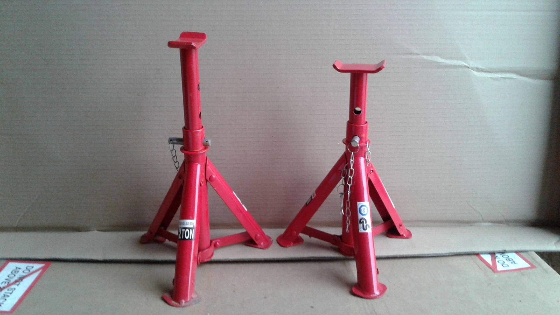 10 x sets ( pair of 2 in each set ) brand new 2 Tonne folding axle stands - rrp £17.99 pair -