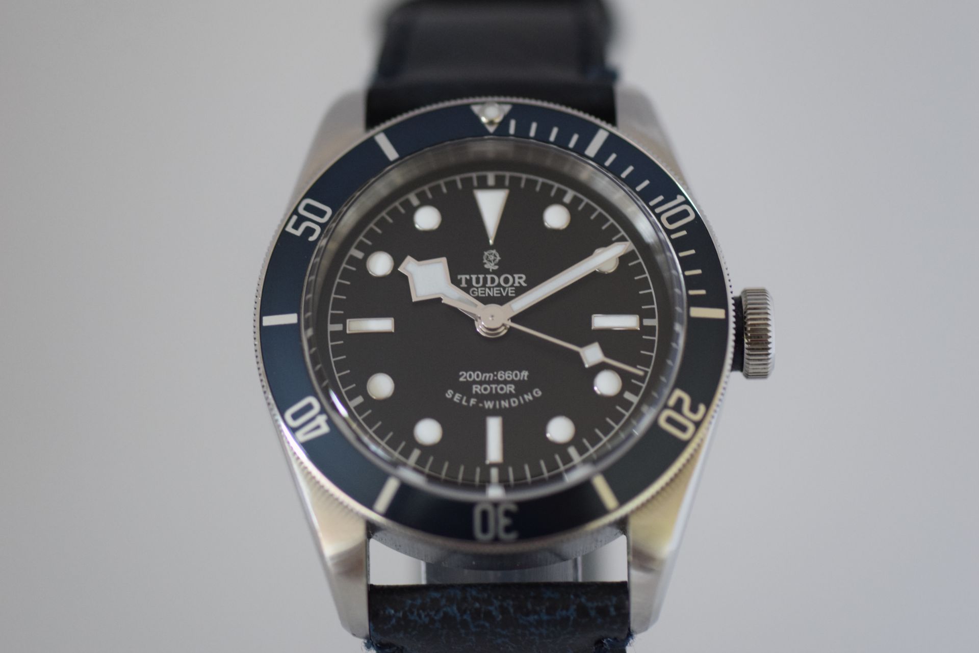 TUDOR HERITAGE BLUE BAY 79220B BOX & PAPERS 1YR WARRANTY - Image 2 of 10