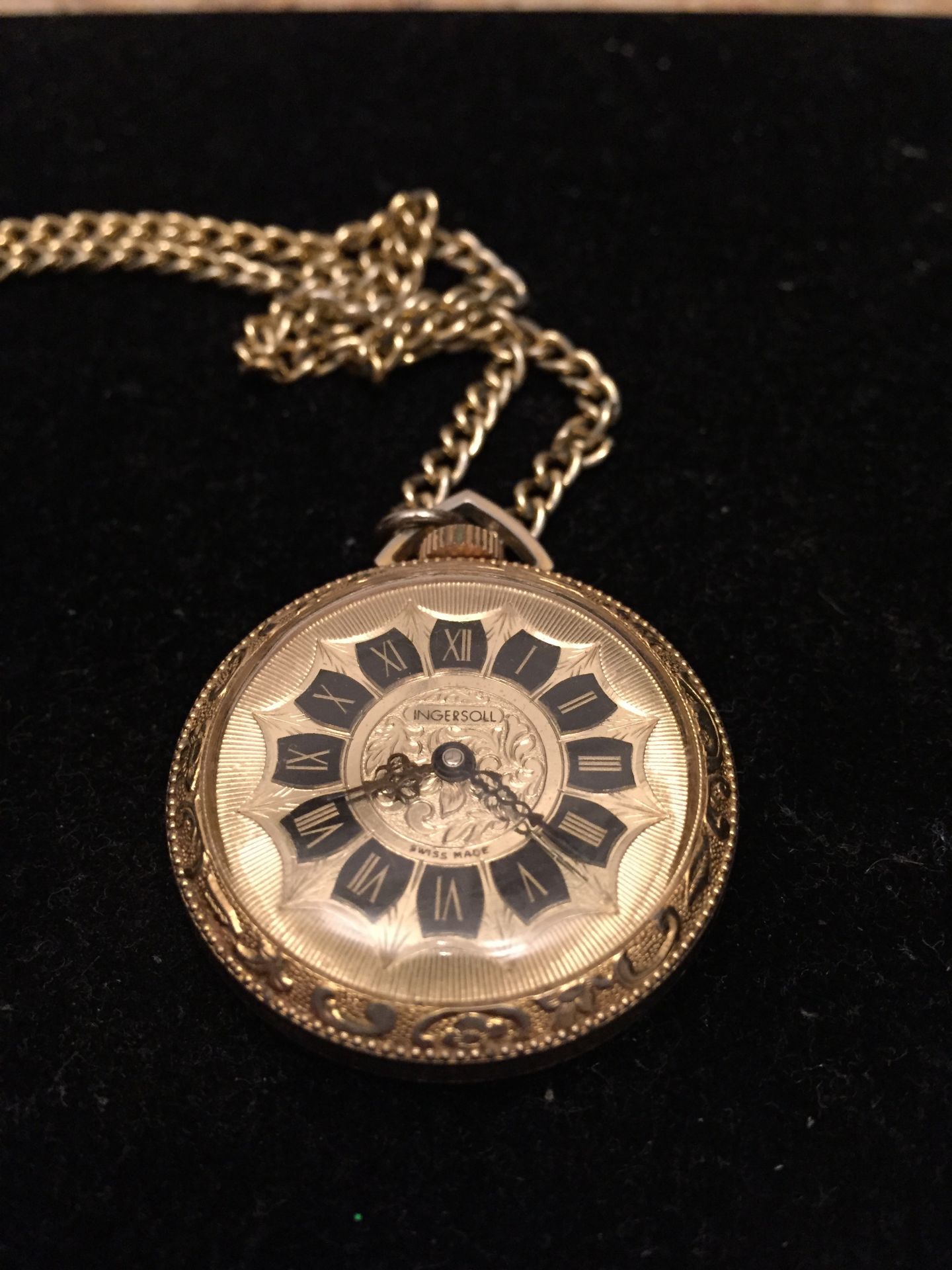 Ingersoll pocket watch. Hand-winding pocket watch with chain. Train pocket watch. - Image 4 of 7