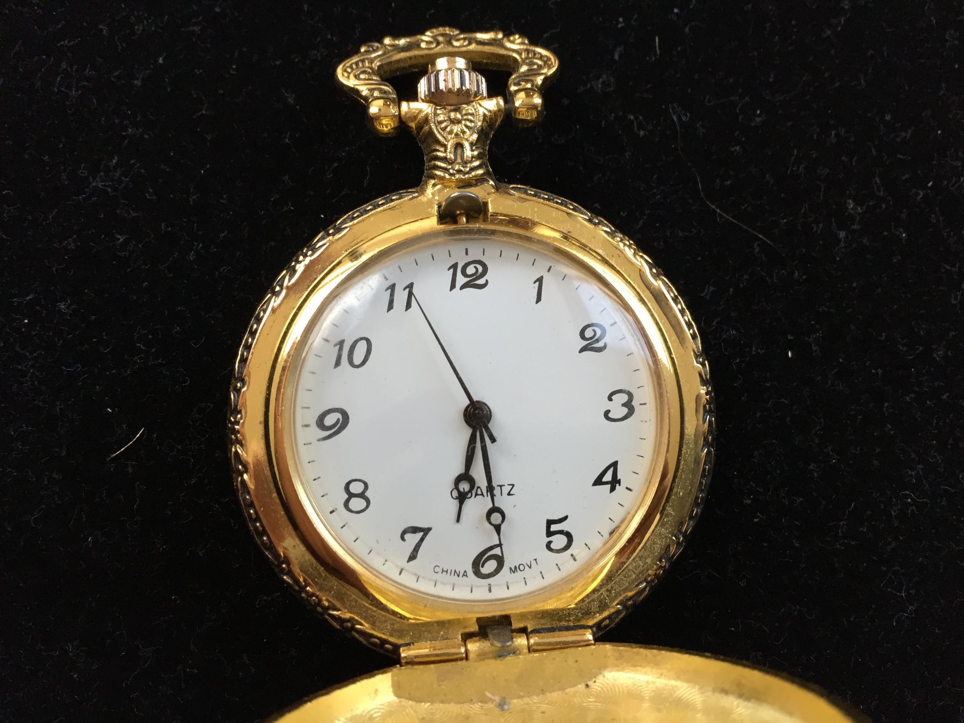 Ingersoll pocket watch. Hand-winding pocket watch with chain. Train pocket watch.