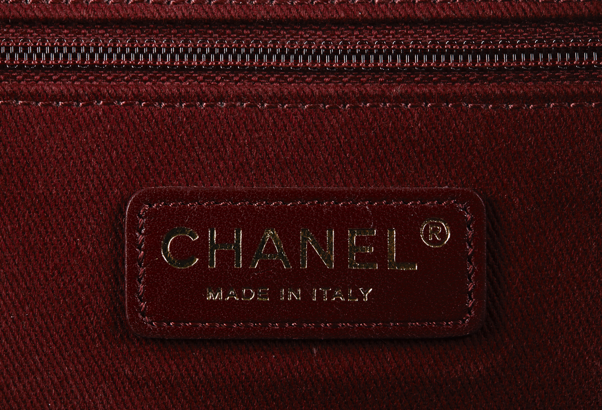 Chanel, Maxi Shiva Flap Bag - Image 8 of 11