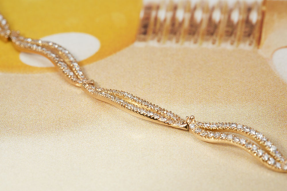 18k Yellow Gold 2.56ct Diamond Wavy Link Bracelet - Image 5 of 5