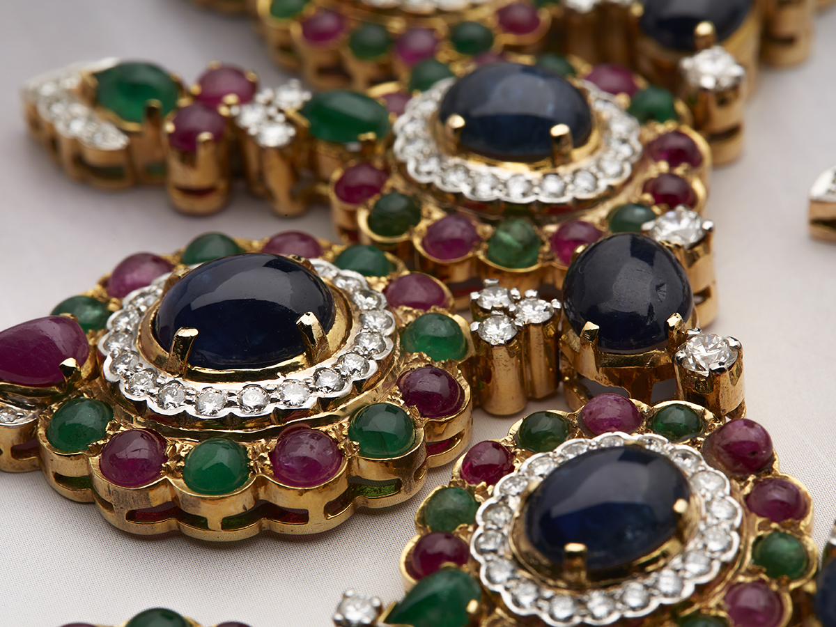 18k Yellow Gold Sapphire, Ruby, Emerald & Diamond Necklace & Earring Set - Image 3 of 8