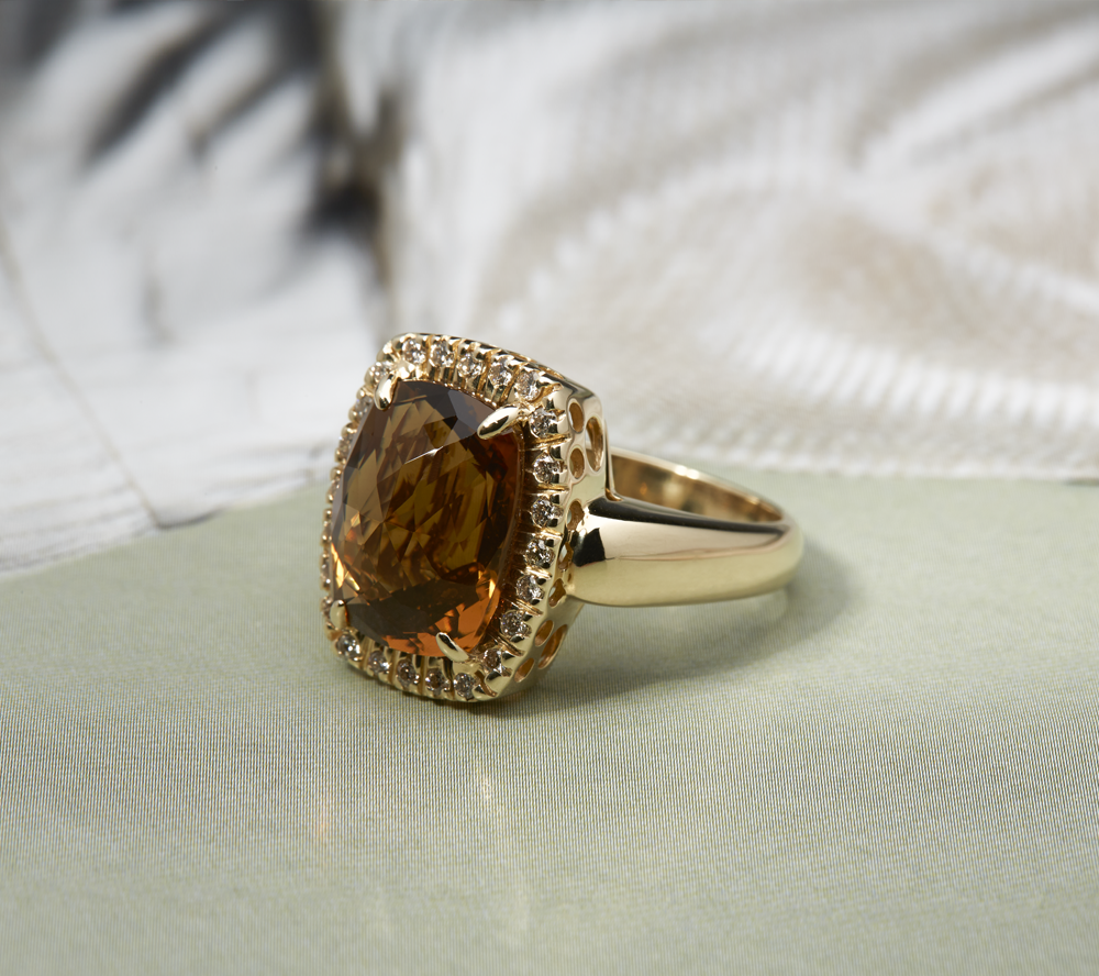 14k Yellow Gold 6.00ct Citrine & 0.40ct Diamond Ring