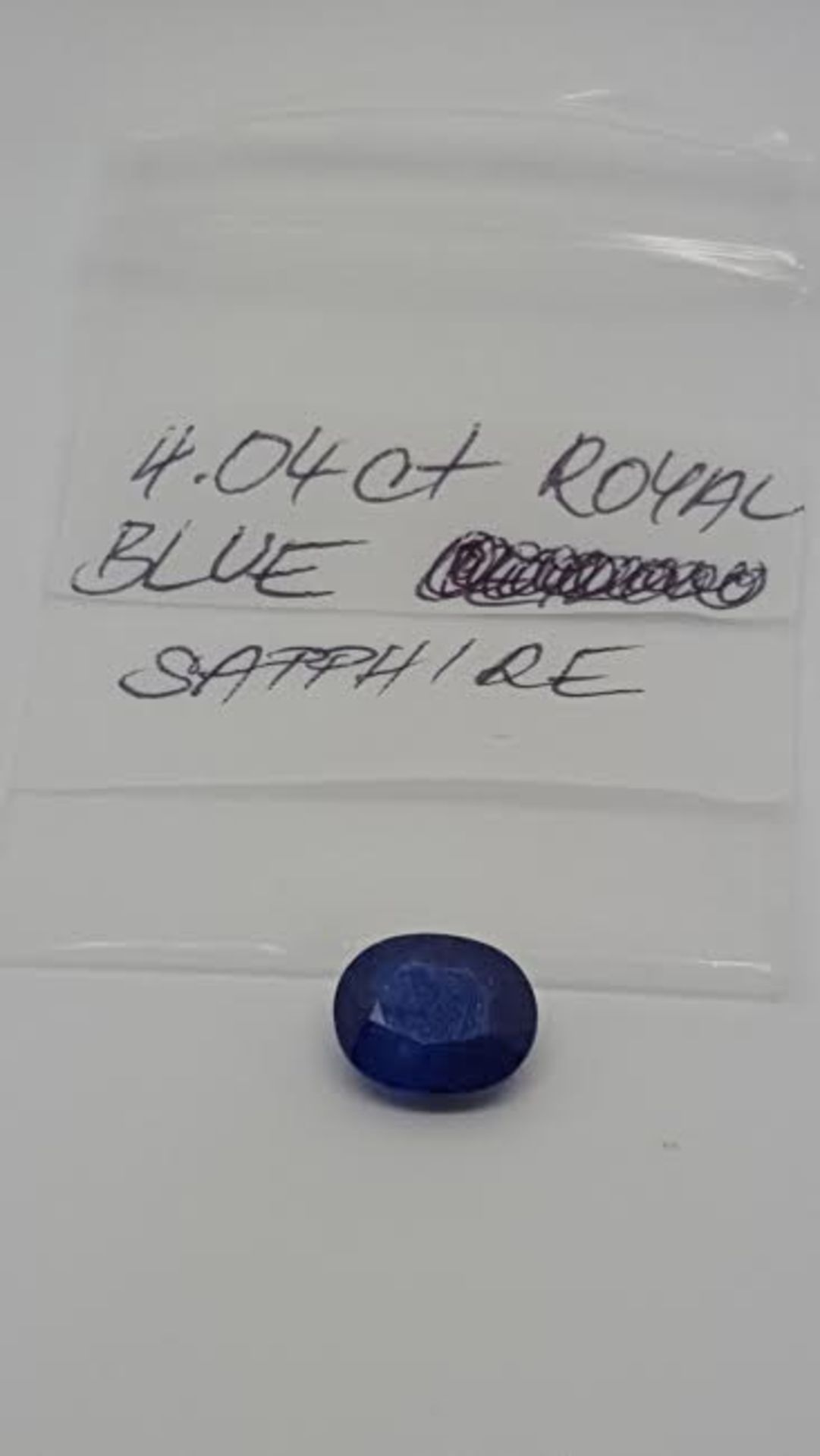 4.04 ct royal blue sapphire