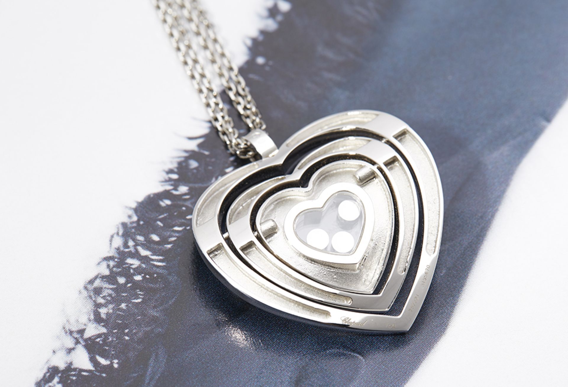 Chopard, Happy Diamonds 18k White Gold Heart Necklace - Image 3 of 7