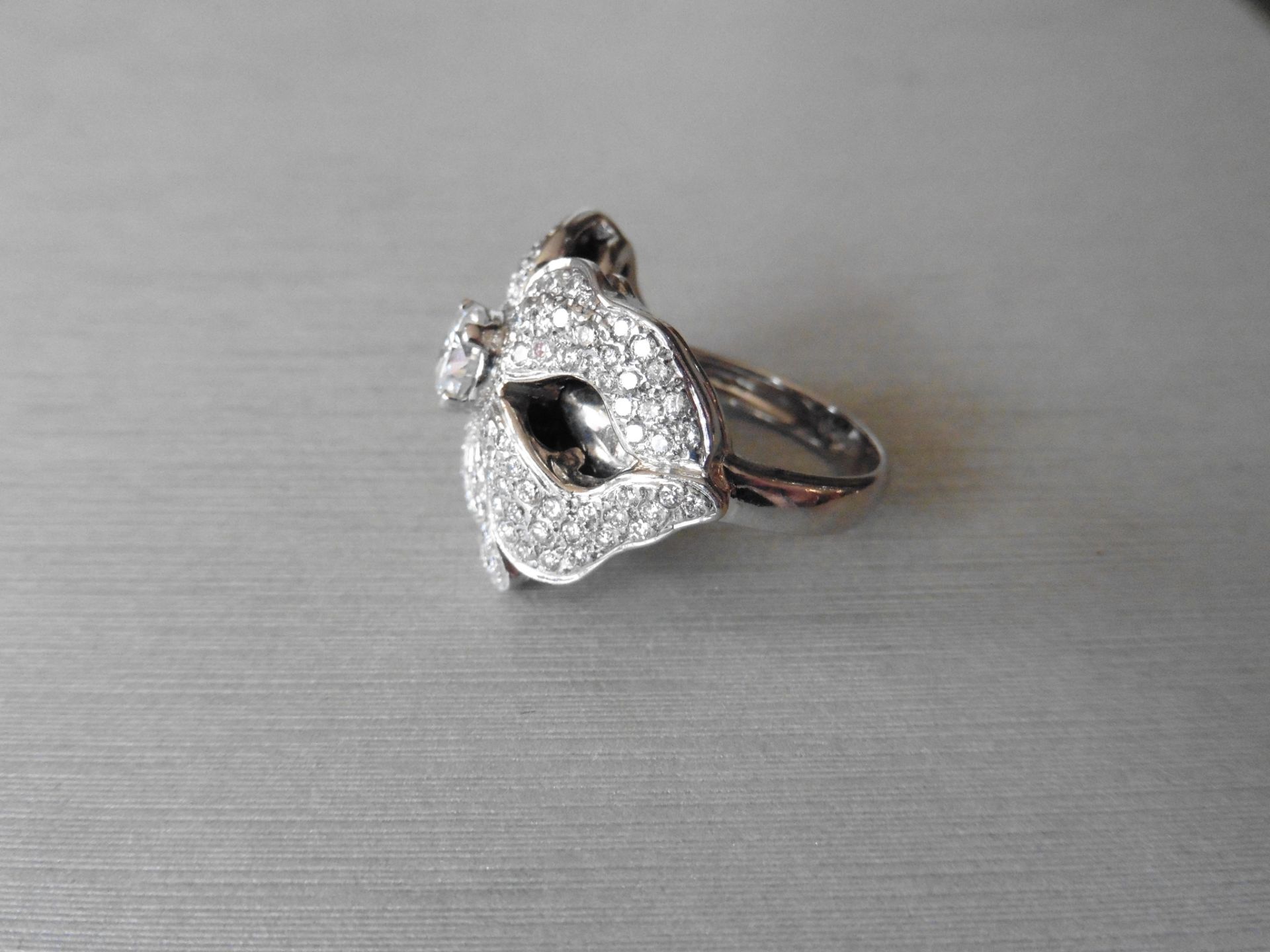 18ct white gold fancy diamond set cocktail style dress ring. Set with a centred brilliant cut - Image 5 of 5