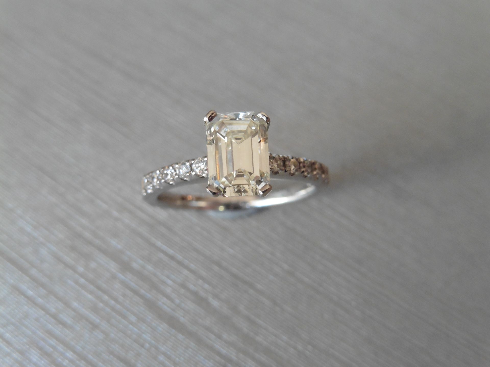 1.50ct emerald cut diamond solitaire ring. Centre stone is I/J colour and VS clarity. Four claw - Image 5 of 5