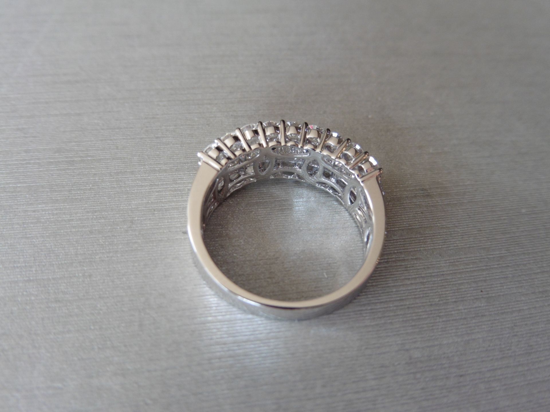 18ct white gold diamond band dress ring. Set with 3 rows of diamonds, 2 rows of brilliant cut - Image 3 of 4