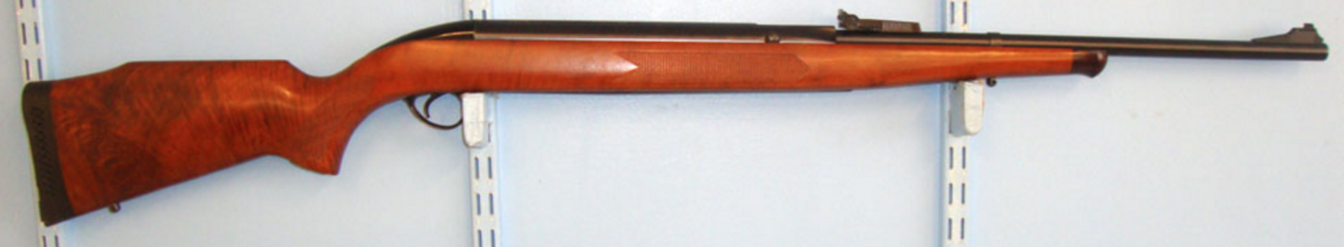 MINT, BSA Airsporter ‘BSA Piled Arms Centenary 1982 One Of One Thousand’, Commemorative Air Rifle - Image 3 of 3