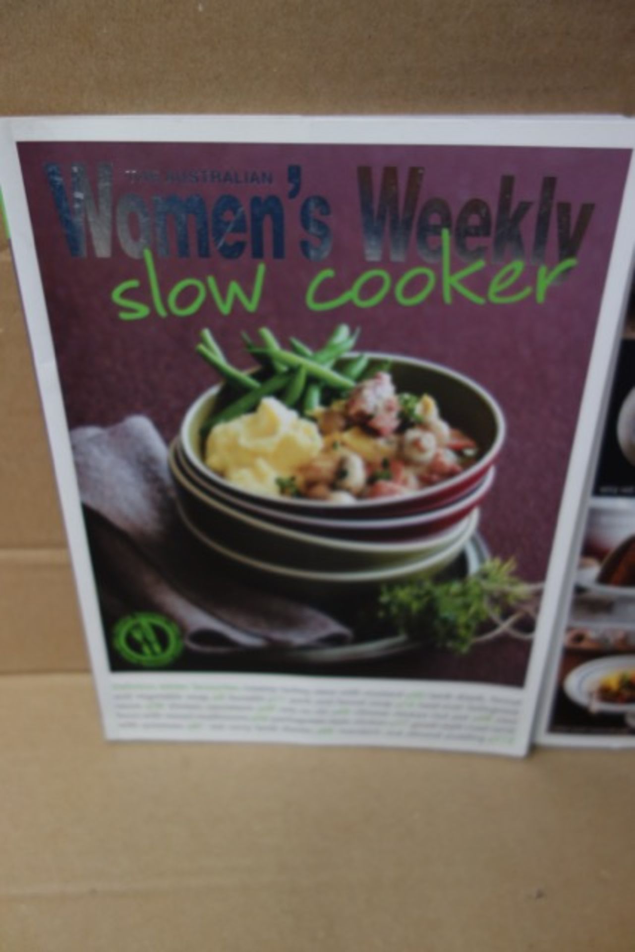 304 x The Australian Women's Weekly Slow Cooker Book's. Delicious favourites. Triple tested for - Image 2 of 4