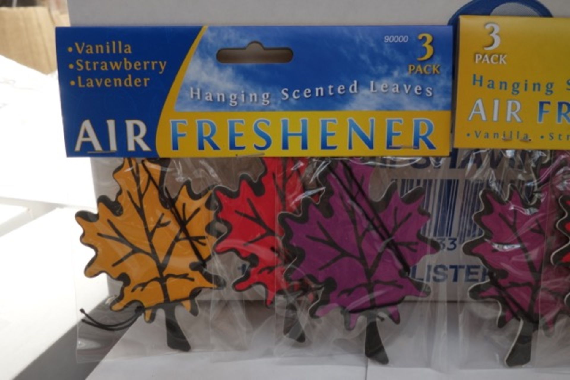 160 x 3 Pack Hanging Air Freshners. Vanilla, Strawberry & Lavender. RRP £2.99 per pack, giving - Image 2 of 3