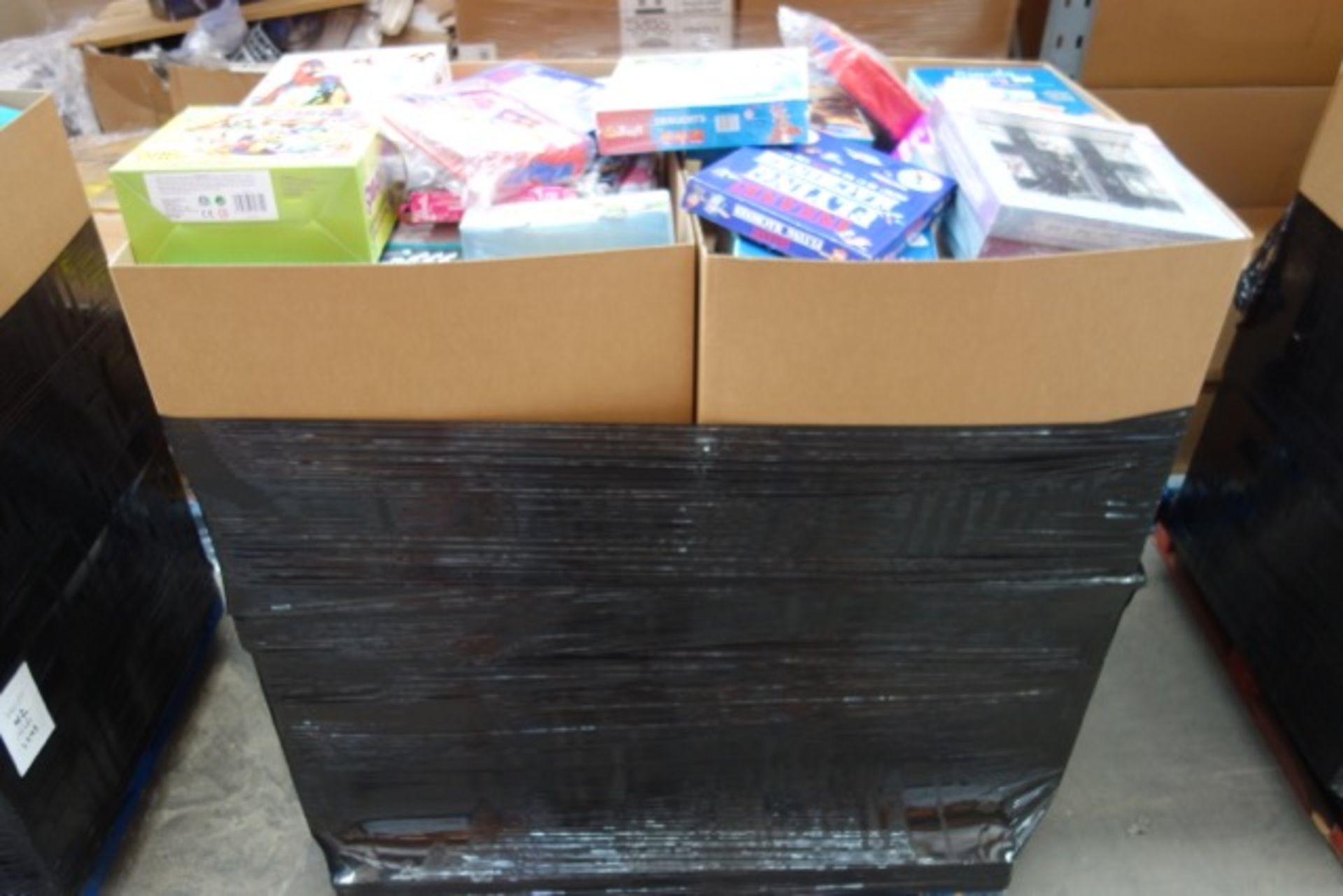 Large Pallet (N1) CONTAINING 1,211 ITEMS OF NEW SUPERMARKET/HIGH STREET STORE OVER STOCK/END OF LINE