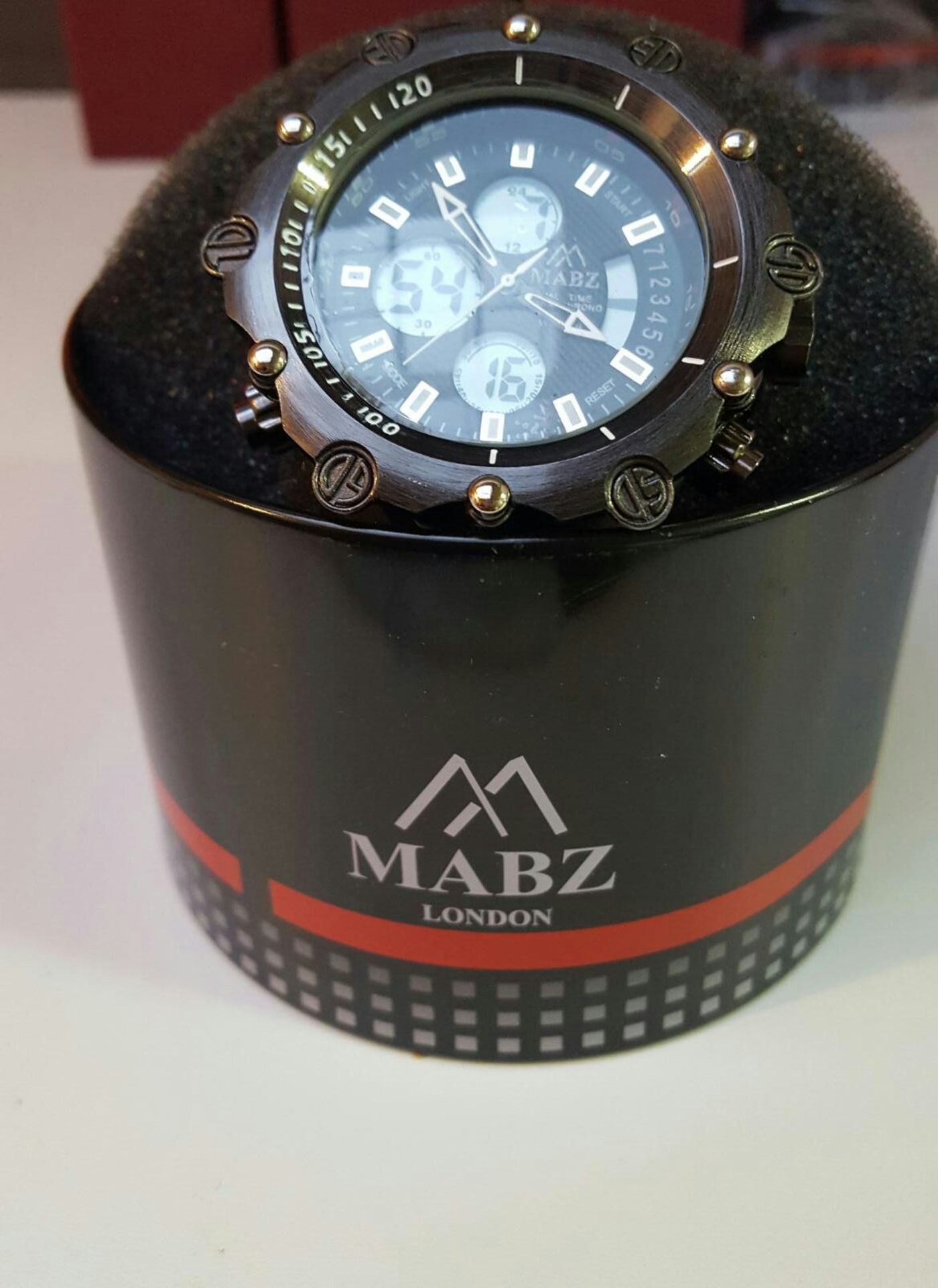 10 X LADIES & GENTS FASHION WATCHES BY MABZ LONDON, AN LONDON, OMAX, VARIOUS DESIGNS AND MODELS - Image 5 of 20