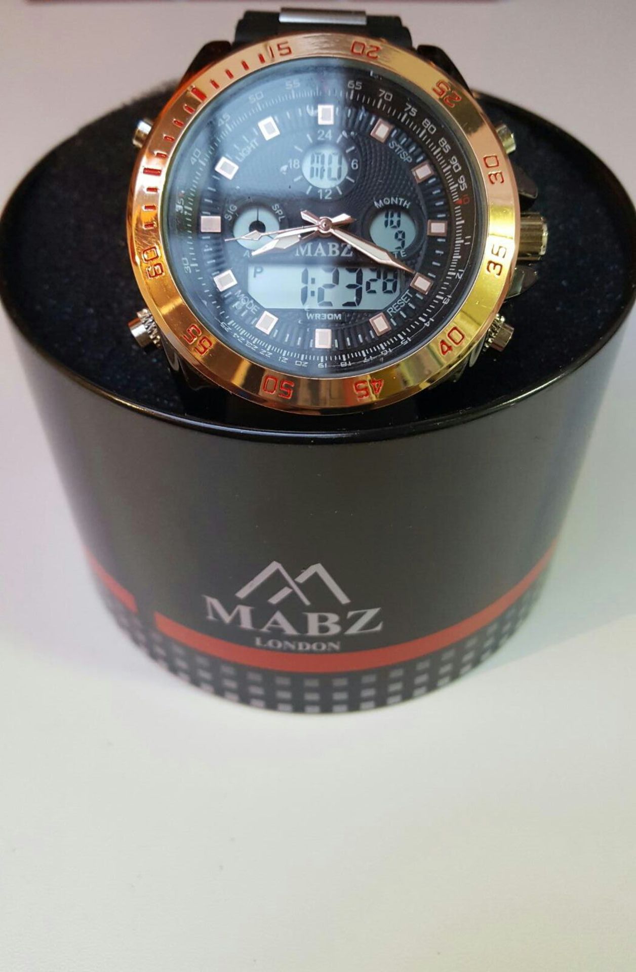 10 X LADIES & GENTS FASHION WATCHES BY MABZ LONDON, AN LONDON, OMAX, VARIOUS DESIGNS AND MODELS - Image 7 of 20