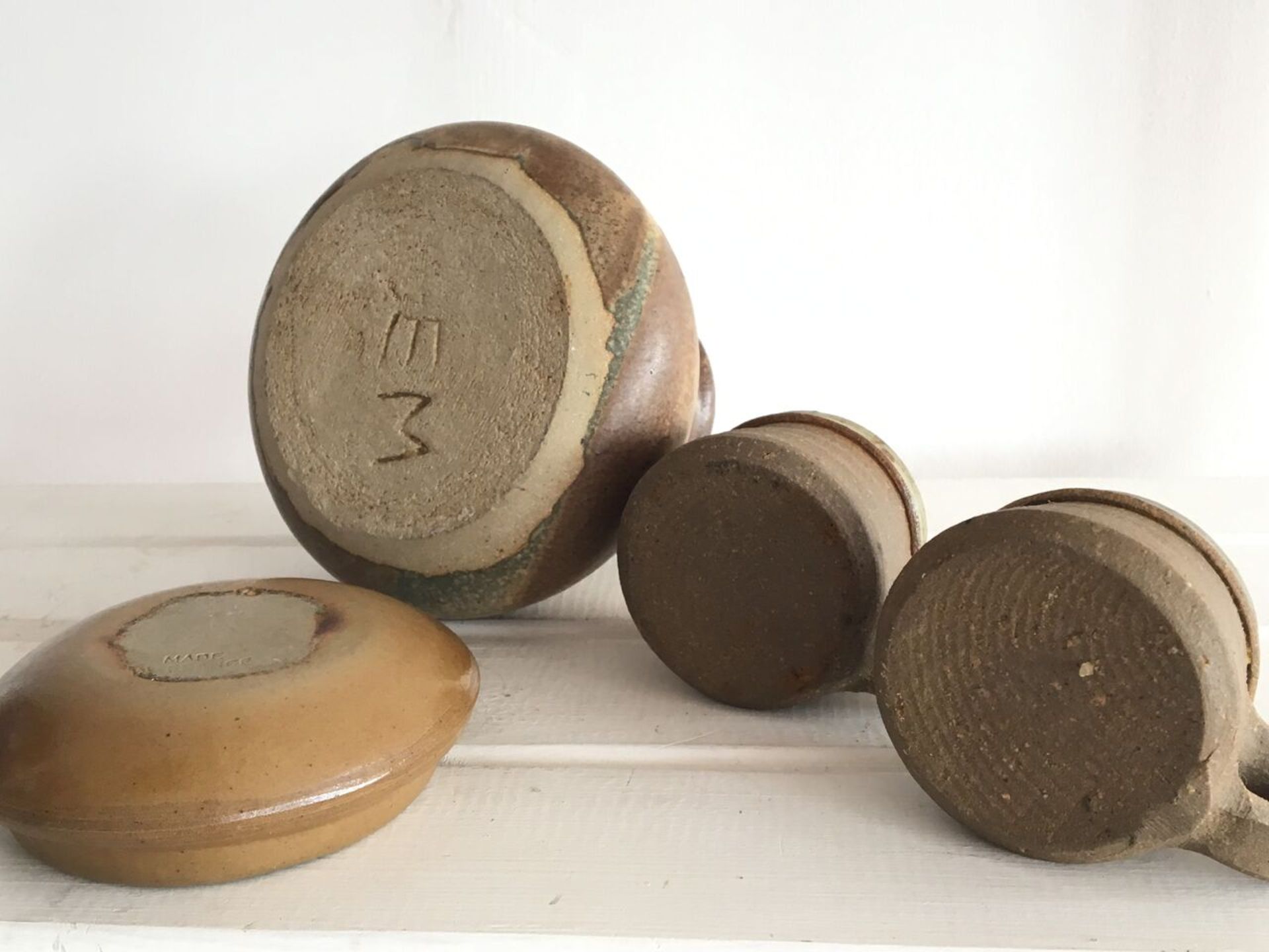 GROUP OF FOUR STONEWARE STUDIO ART POTTERY PIECES. ALL WITH NO OBVIOUS DAMAGE. FREE UK DELIVERY. - Image 2 of 2