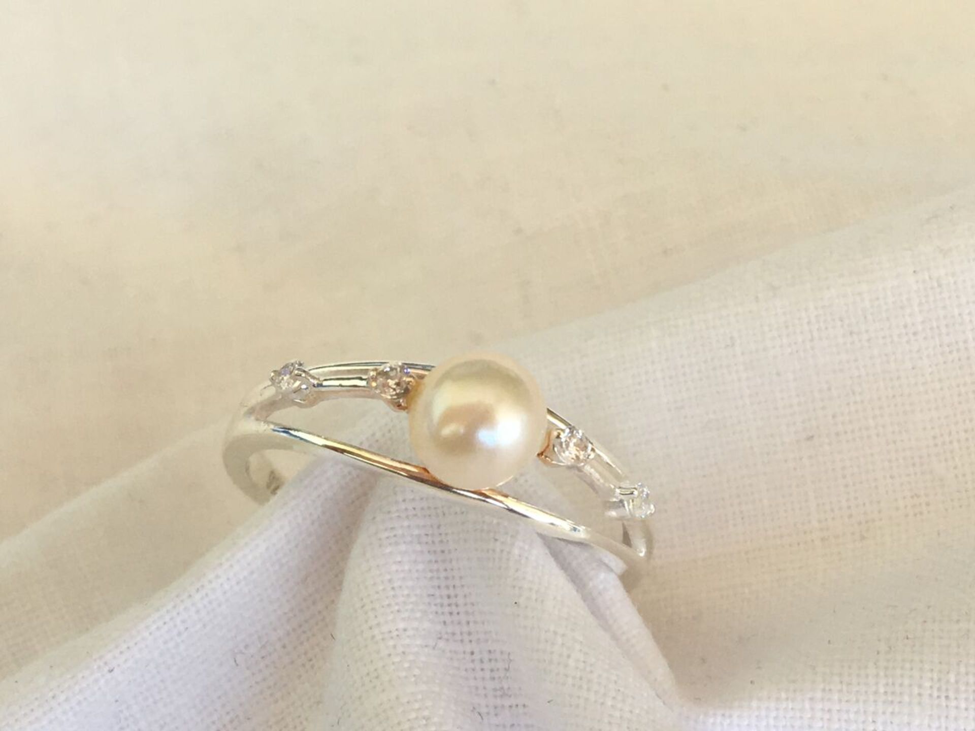 STERLING SILVER AND PEARL RING. SIZE R. FREE UK DELIVERY. NO VAT.
