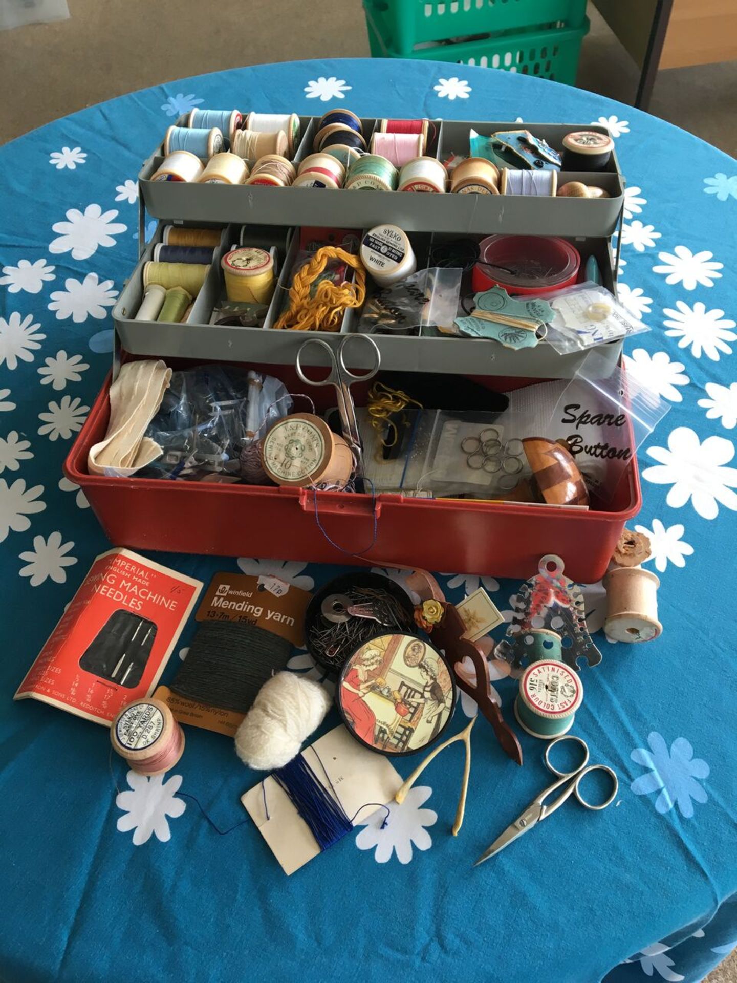 SEWING BOX WITH HUGE ASSORTMENT OF VINTAGE SEWING ACCESSORIES, IMPLEMENTS ETC. TOO MANY TO LIST.