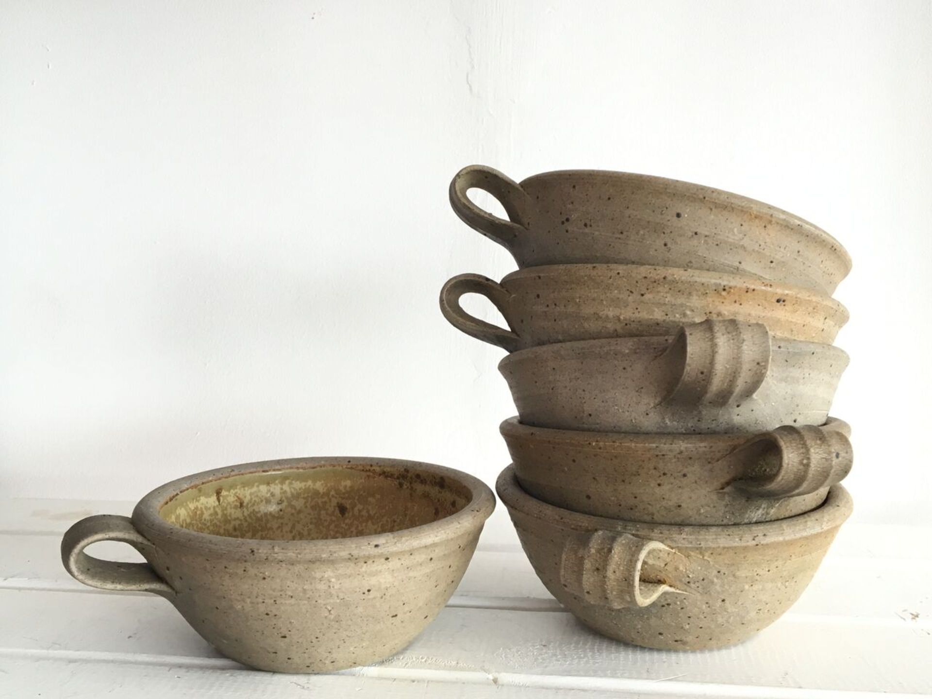 SET OF SIX JANICE TCHALENKO SIGNED STUDIO ART POTTERY SOUP OR STEW BOWLS, IMPRESSED DART MARK.