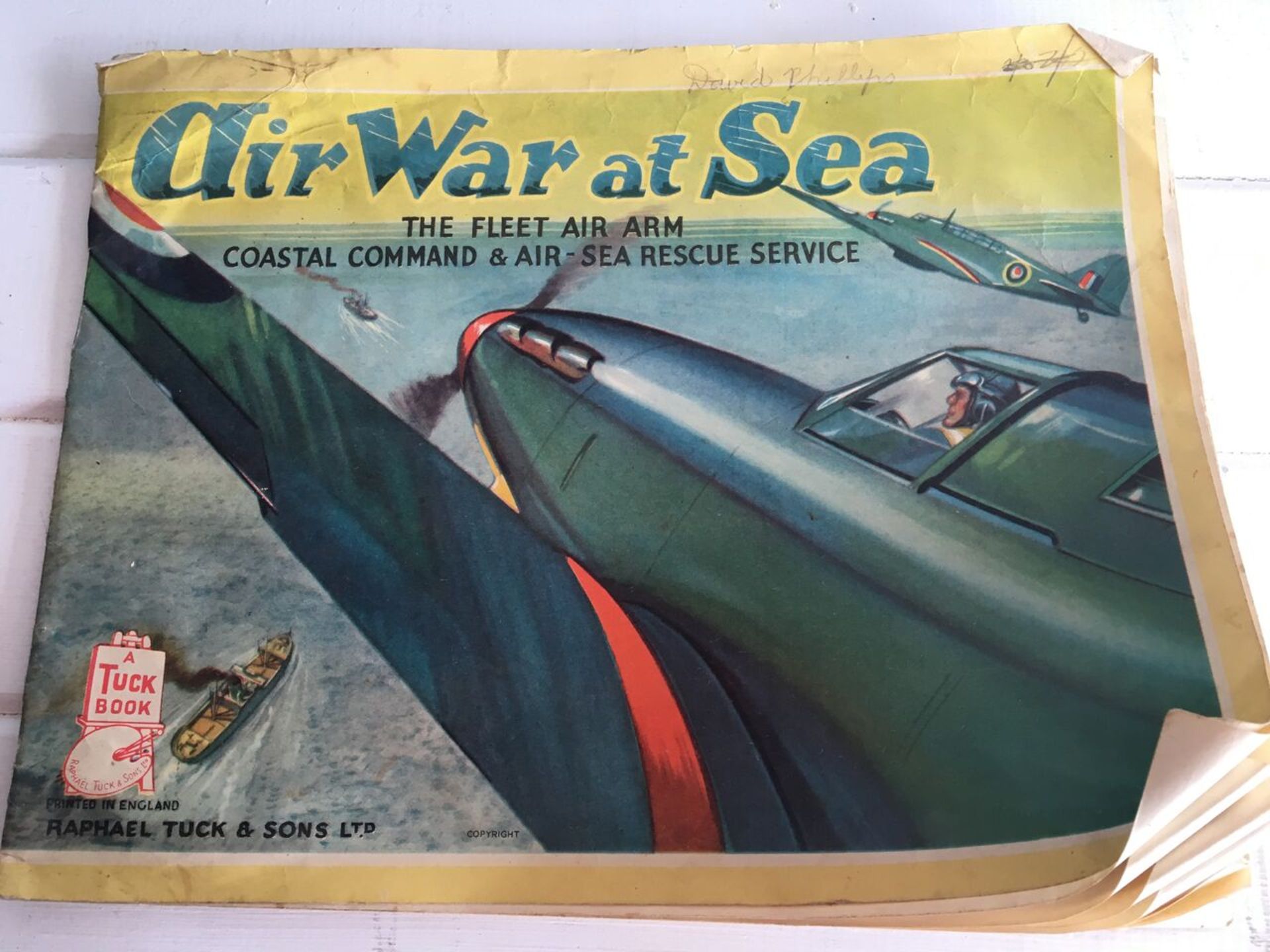 AIR WAR AT SEA, THE FLEET AIR ARM COASTAL COMMAND & AIR SEA RESCUE SERICE - TUCK & SONS. 32 PAGES,