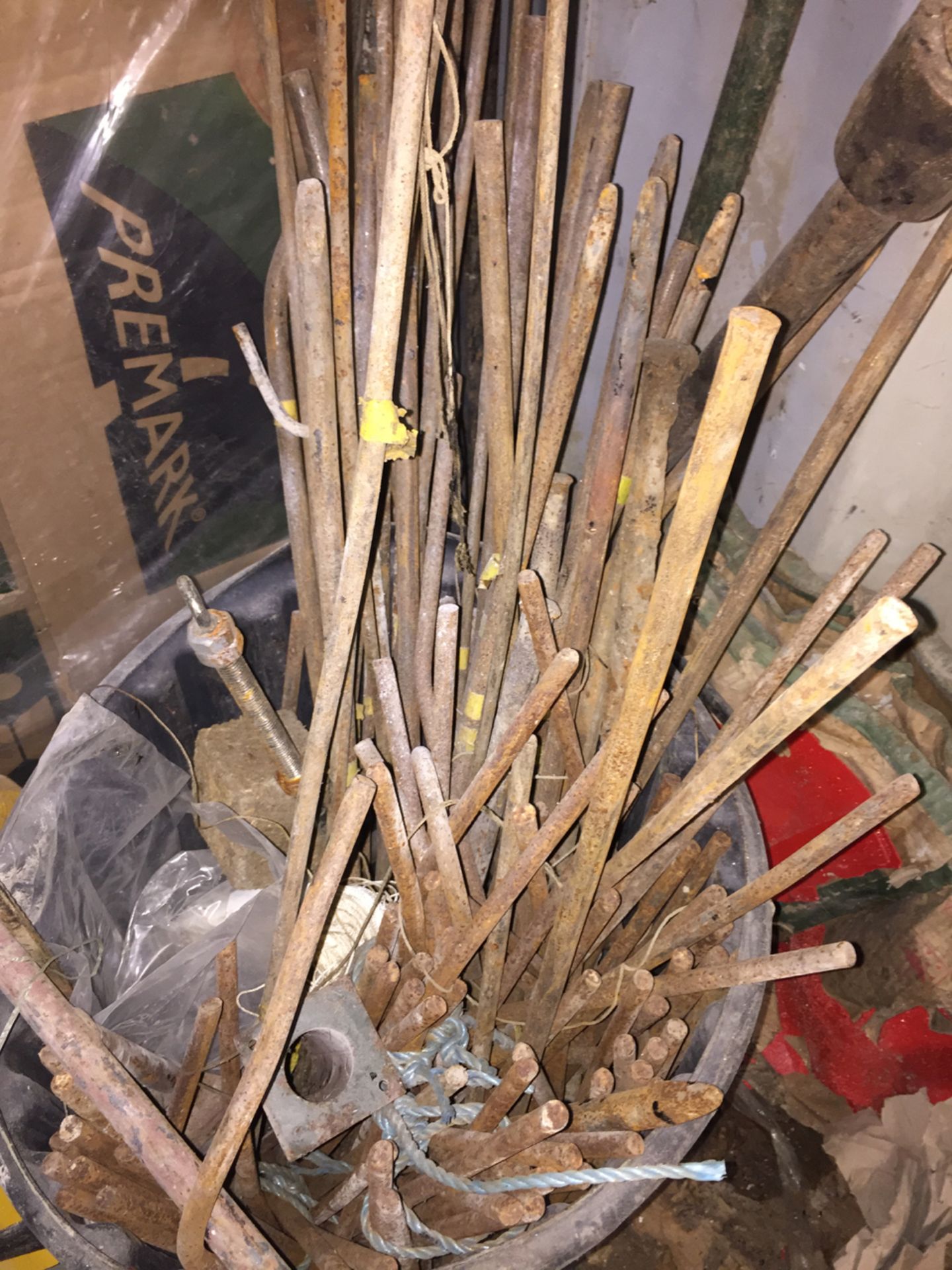 Bin of approx 100 Iron pins, assorted sizes - No Reserve - Image 3 of 3