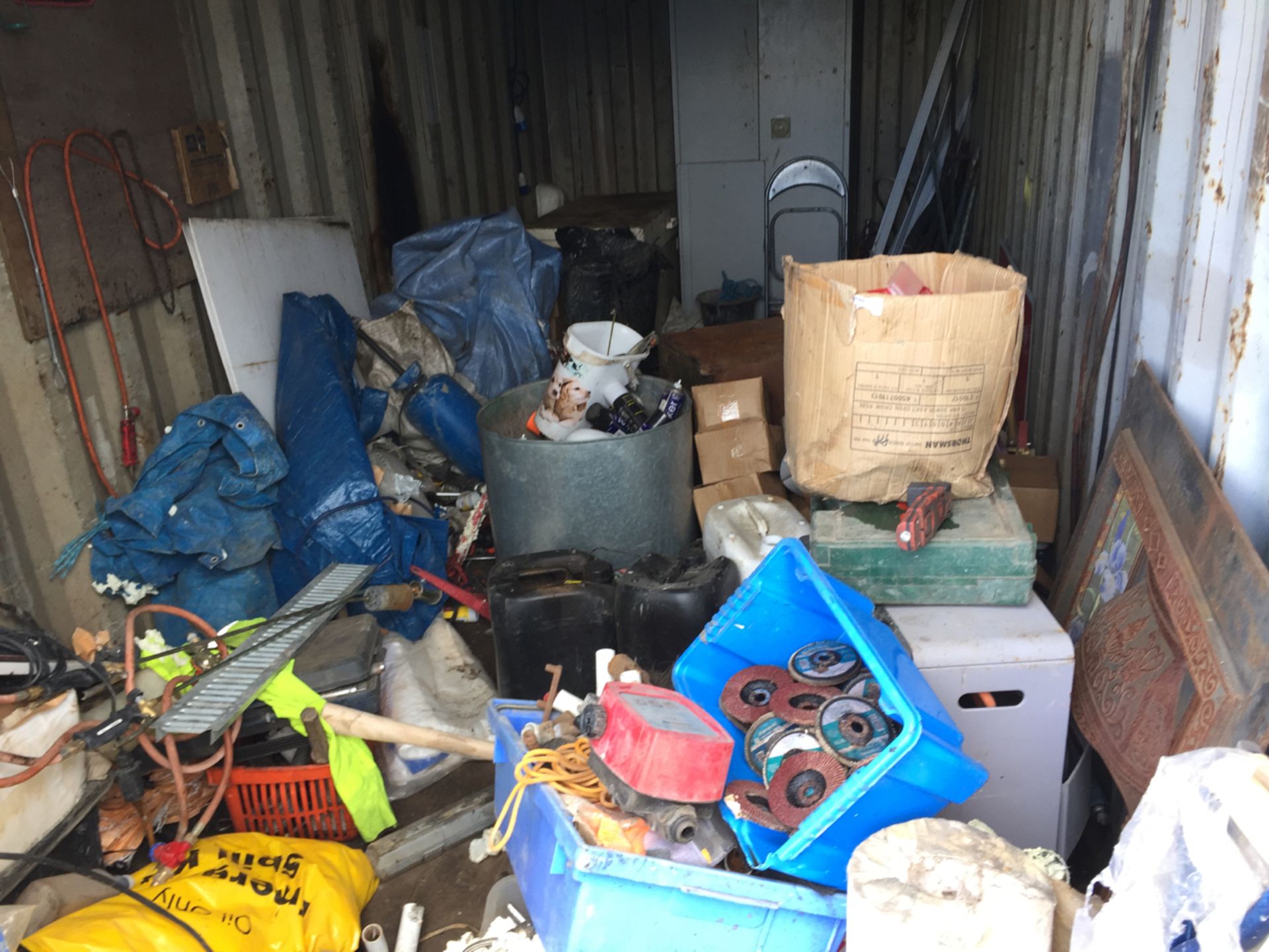 20ft container + Contents - Watertight - Image 2 of 21