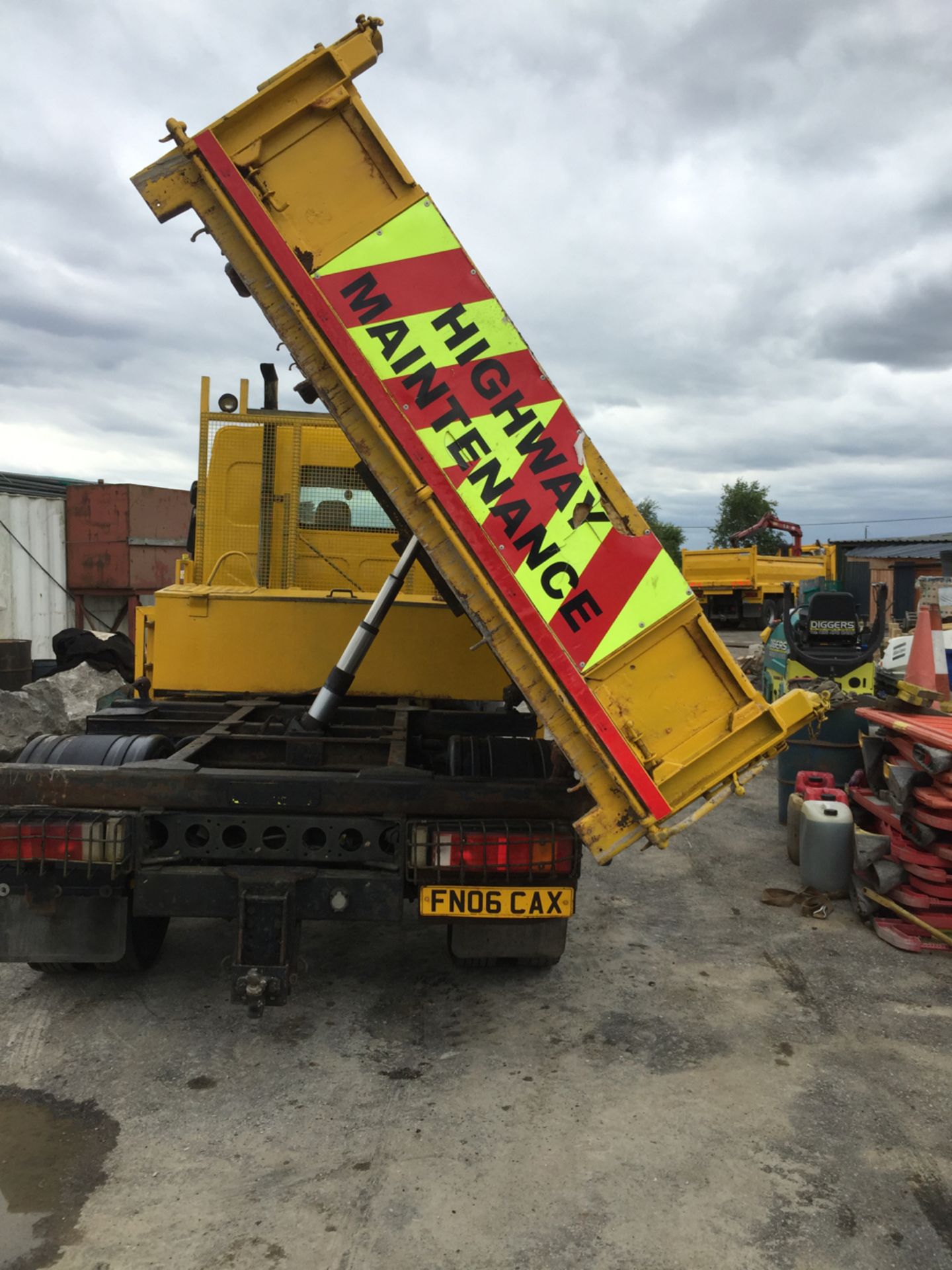 HGV DAF 3 way Tipper Model: FA LF45.150 - Image 3 of 32