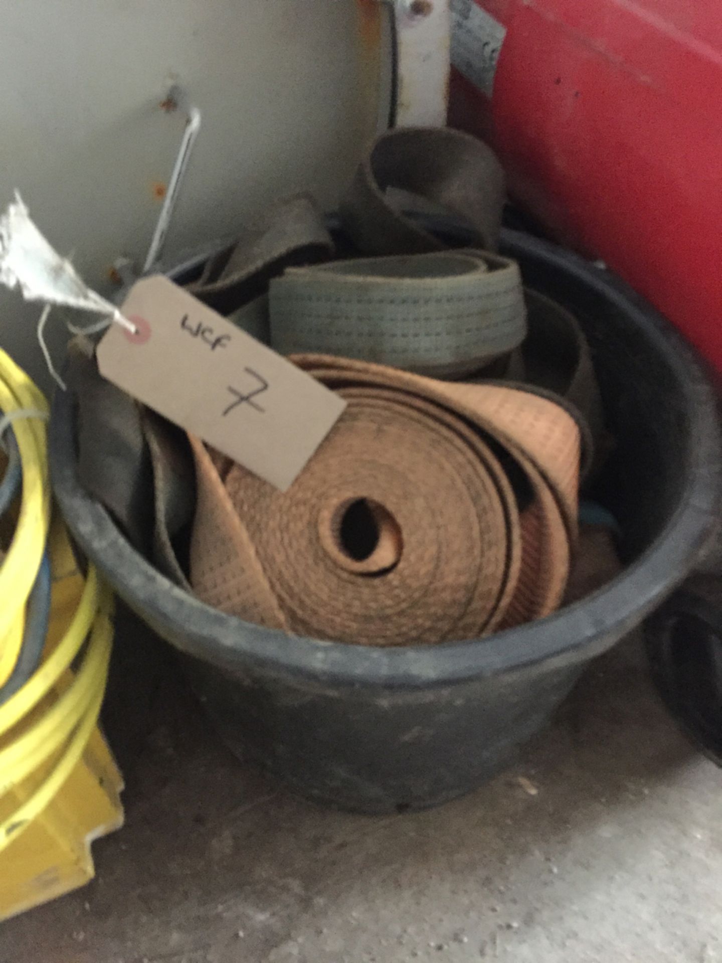 Bucket of ratchet straps - No Reserve