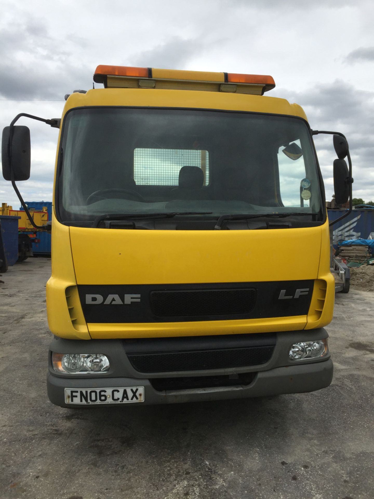 HGV DAF 3 way Tipper Model: FA LF45.150