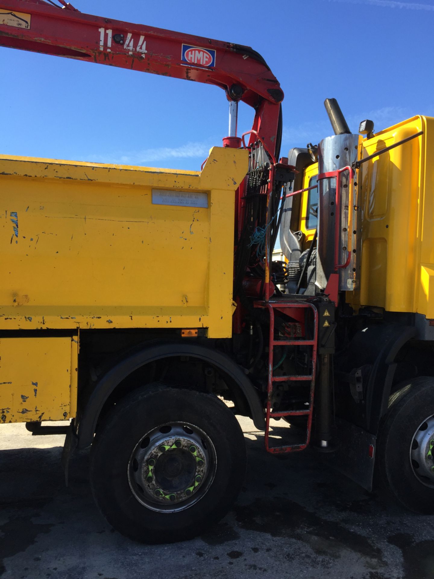 HGV DAF Tipper Grab Wagon Model: FADCF 85.340 - Image 8 of 50