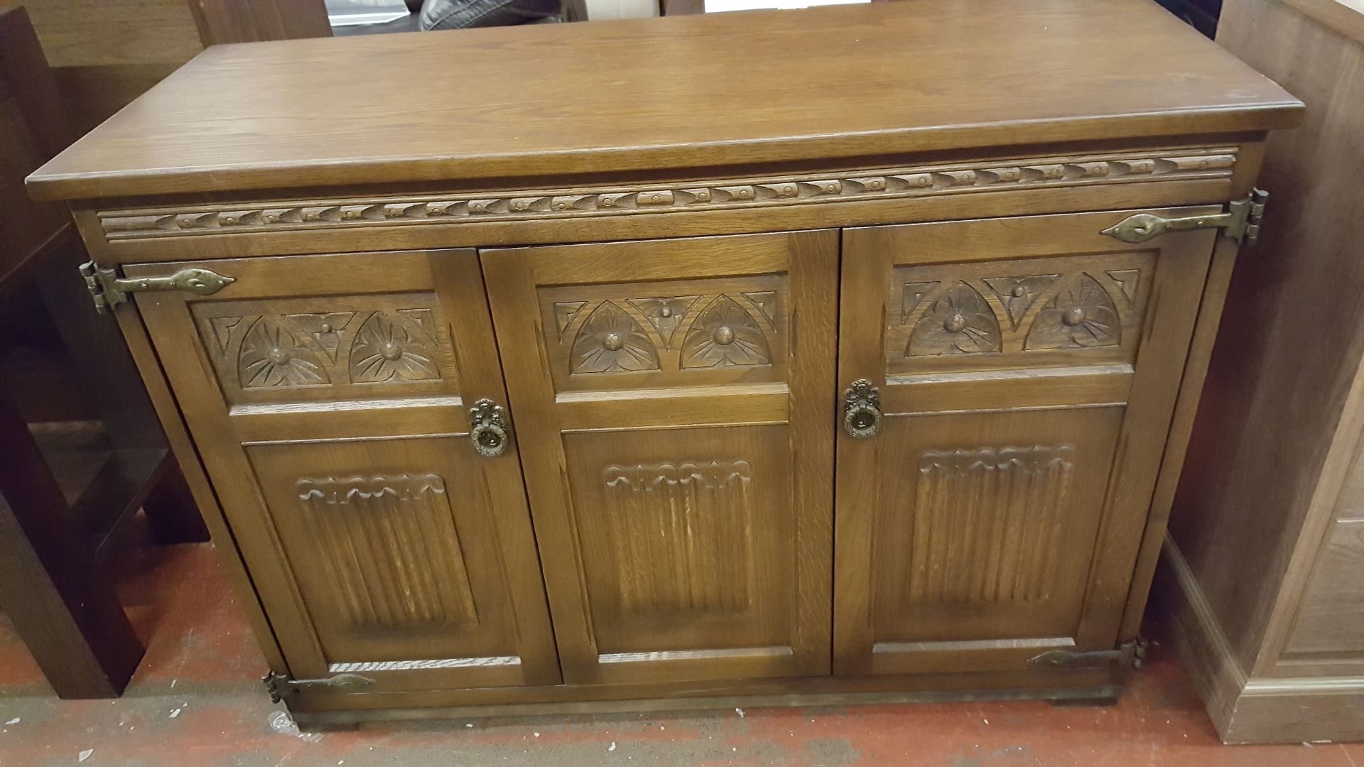 Solid Oak Drinks Display Cabinet - Image 2 of 4