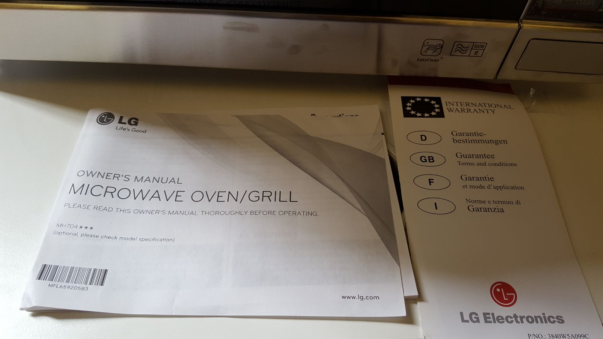 LG MH7042X Microwave Oven With Grill 28L - Image 4 of 4