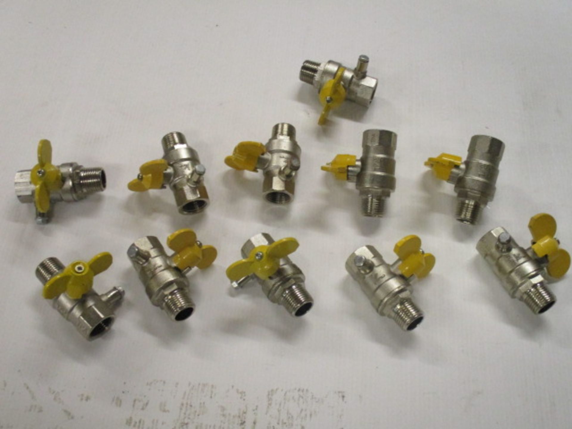 11 X brand new gas valve units