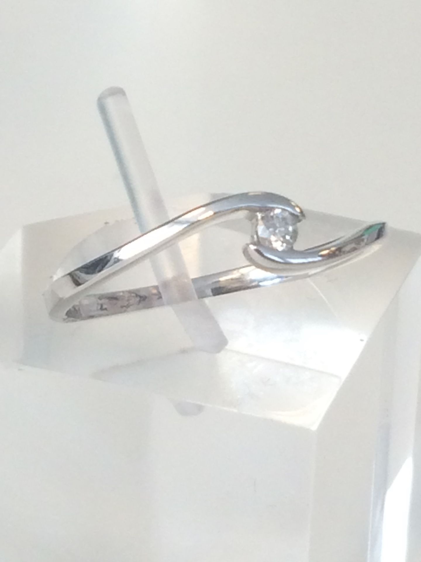 Ladies White Gold Solitaire Diamond RingLadies White Gold Solitaire Diamond Ring - Image 2 of 2