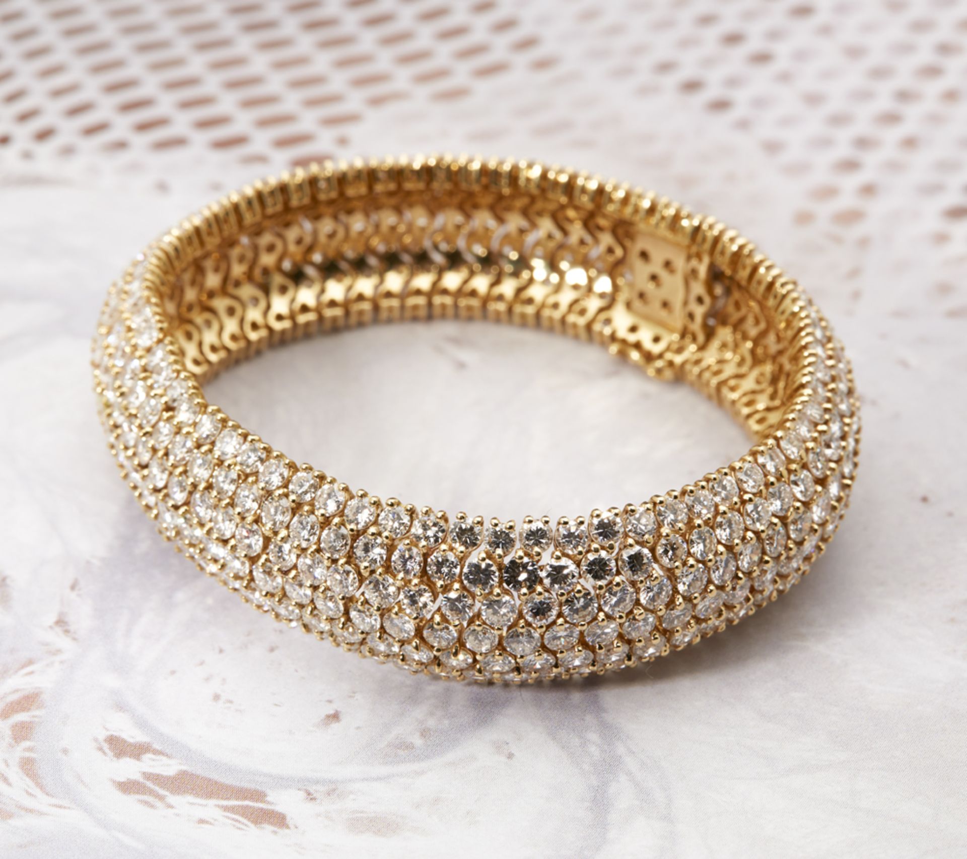 18k Yellow Gold 49.00ct Diamond Cluster Link Bracelet