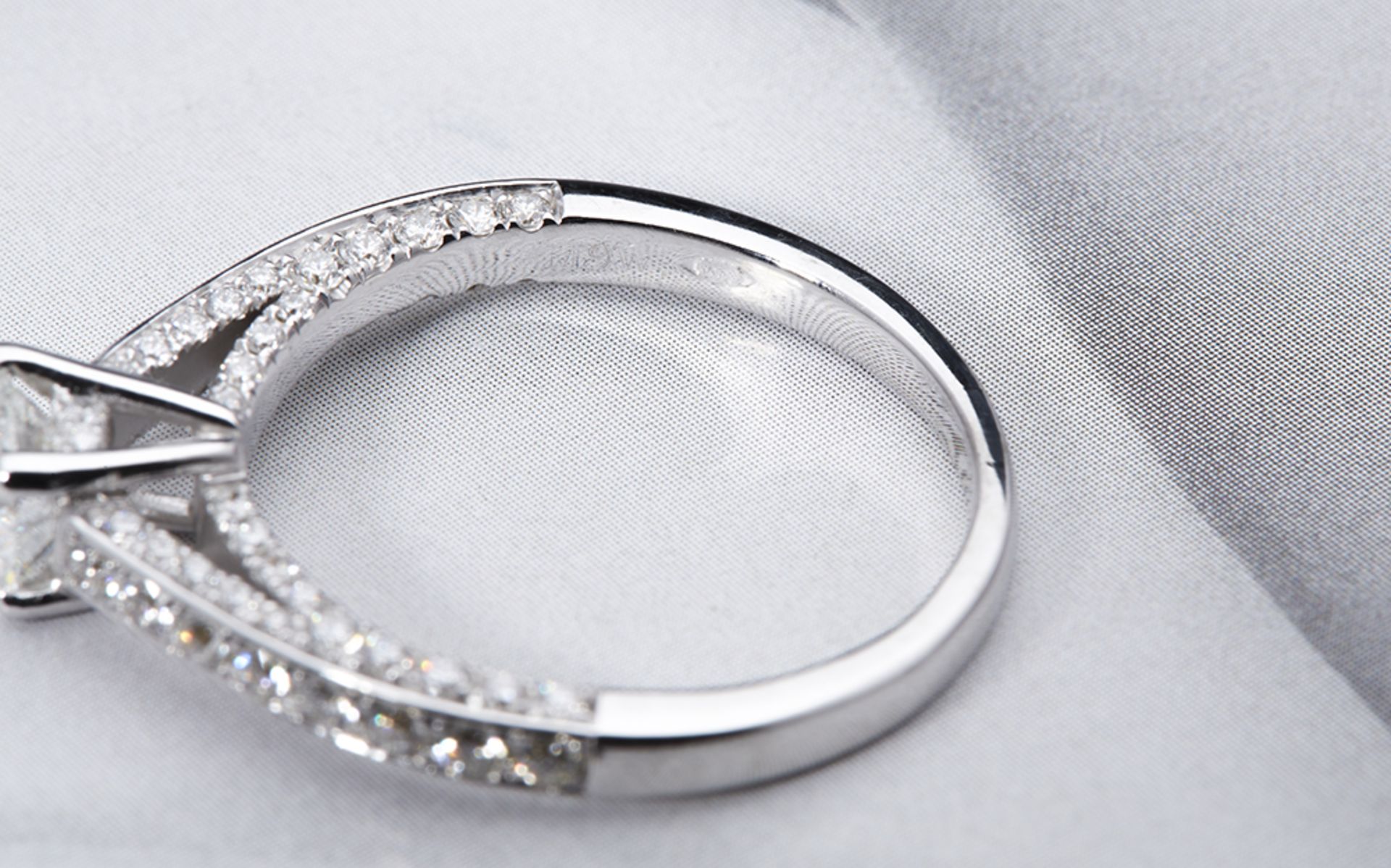 18k White Gold 0.65ct Round Brilliant Cut Diamond Ring - Image 4 of 5