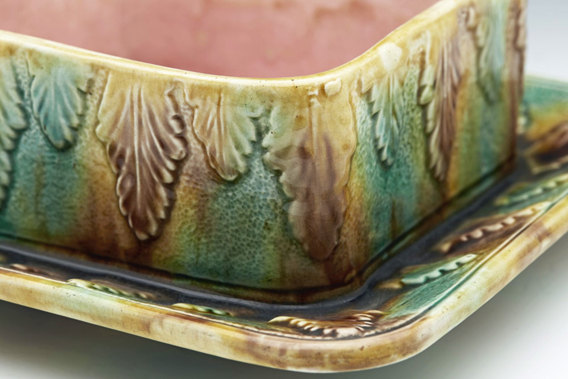 RARE ANTIQUE ENGLISH MAJOLICA SARDINE DISH WITH FISH AND LEAVES C.1865 - Image 5 of 10