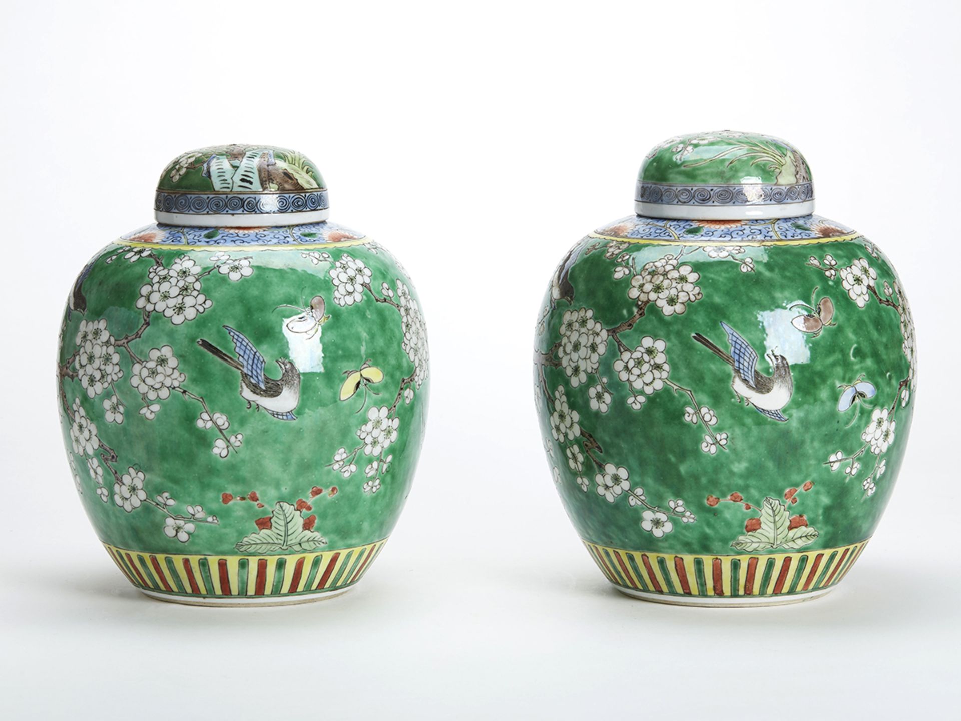PAIR ANTIQUE CHINESE FAMILLE VERTE MAGPIE GINGER JARS - Image 4 of 11