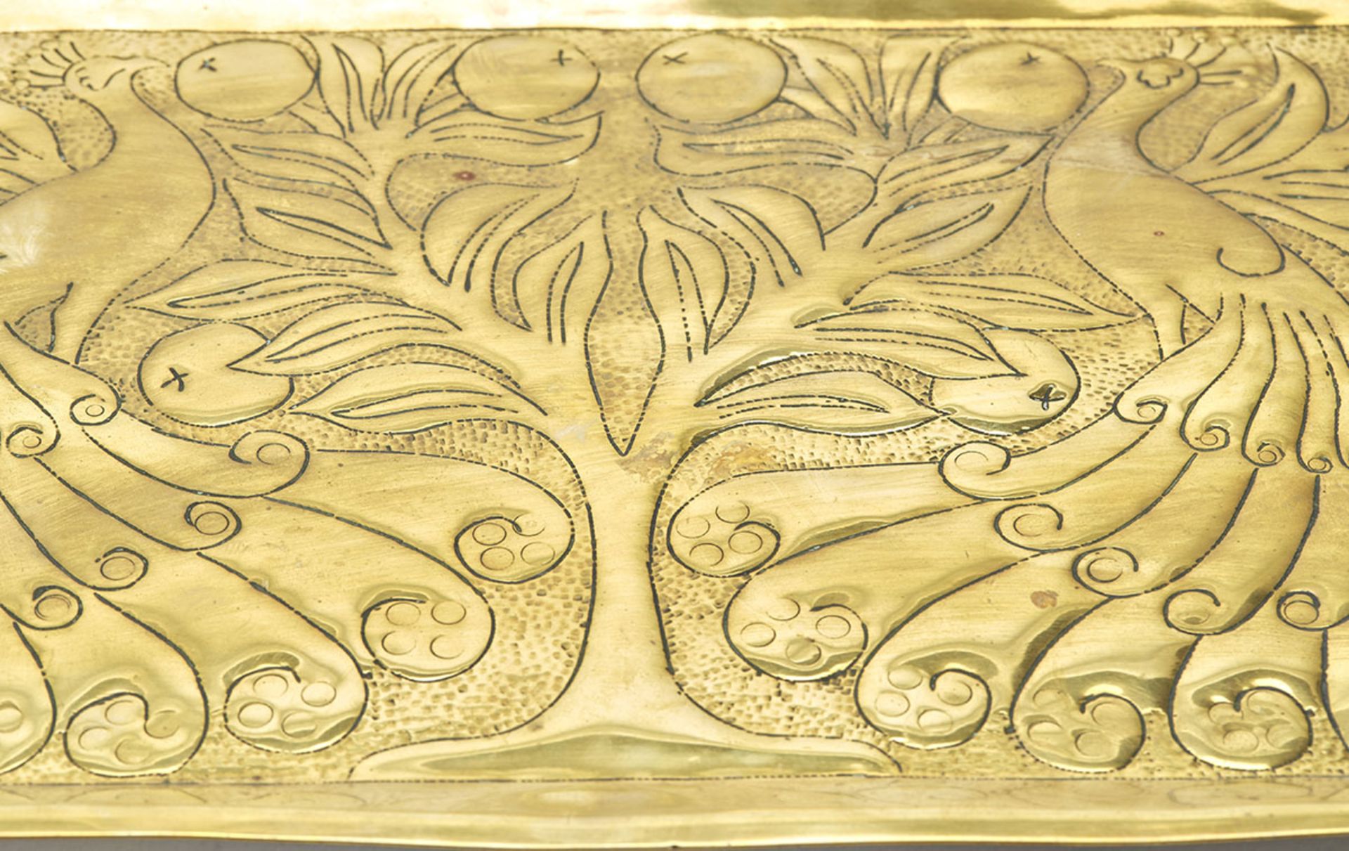 ARTS & CRAFTS PEACOCKS GUARDING PEACH TREE BRASS TRAY c1900 - Image 3 of 6