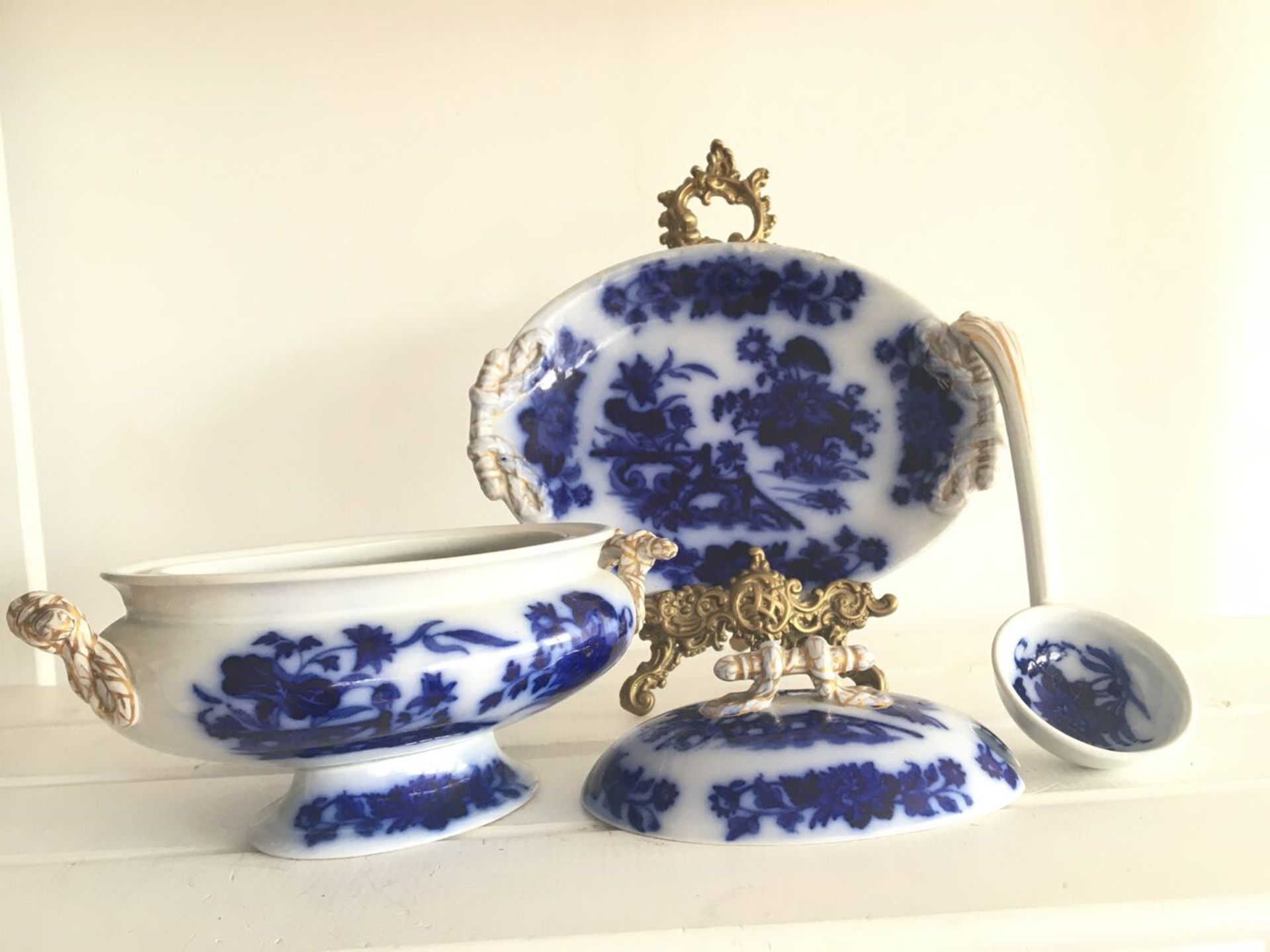 RARE ANTIQUE ASHWORTH FLOW BLUE TUREEN c1870. COMPLETE WITH LID, LADLE & UNDERPLATE. CONDITION -