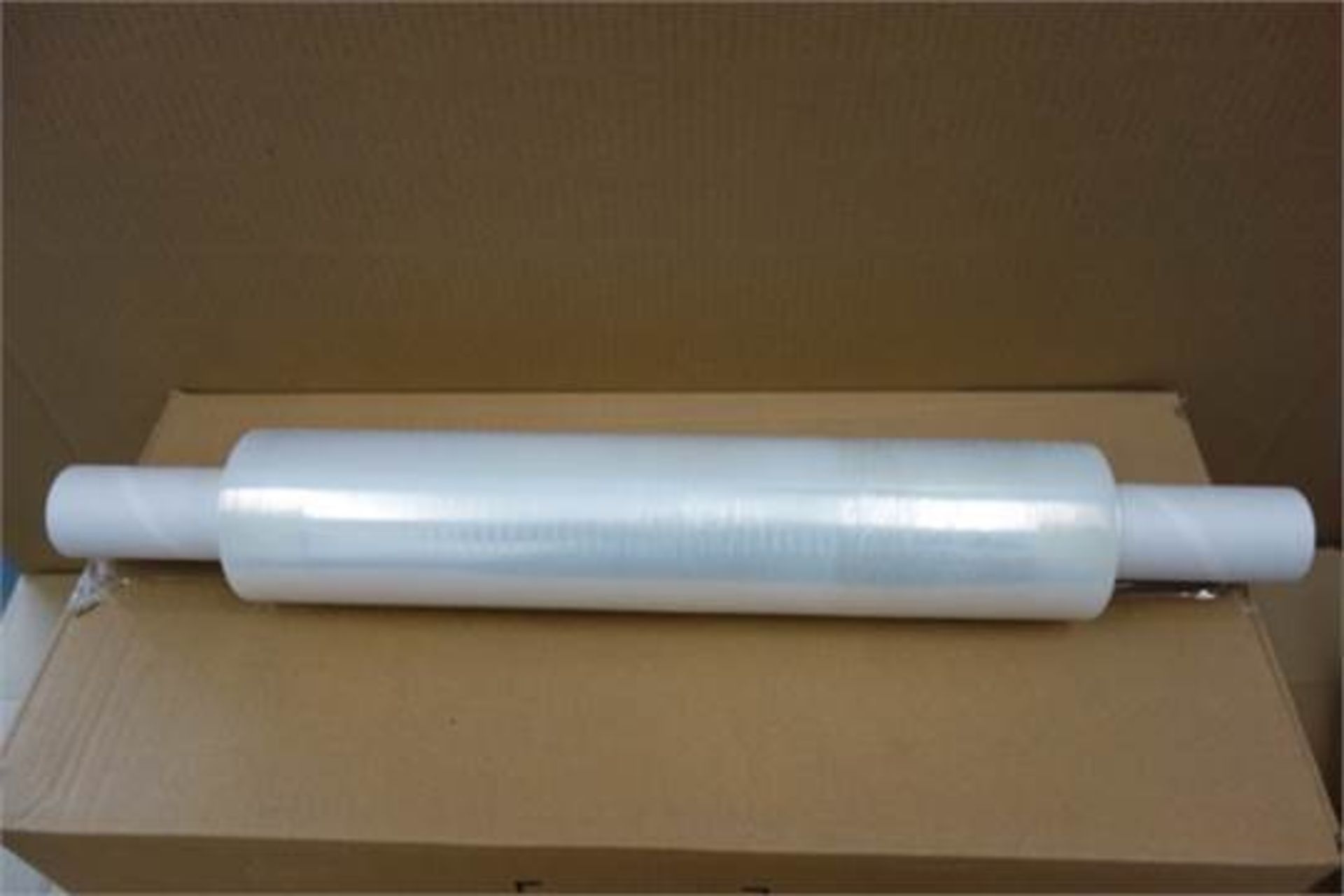 (EOL28) PALLET OF 120 x Rolls of Quality Clear Pallet Wrap with extended core. 38 x 400 x 300. - Image 2 of 2