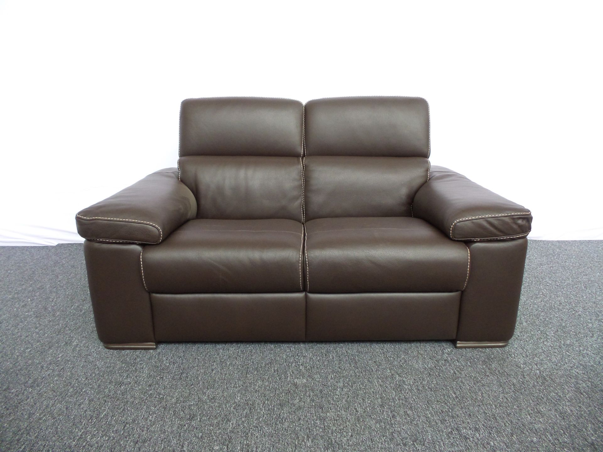 NATUZZI EDITIONS DESIGNER - 2 Seater Brown Leather Sofa Adjustable Headrests Sofa Dimensions: Height - Image 2 of 2