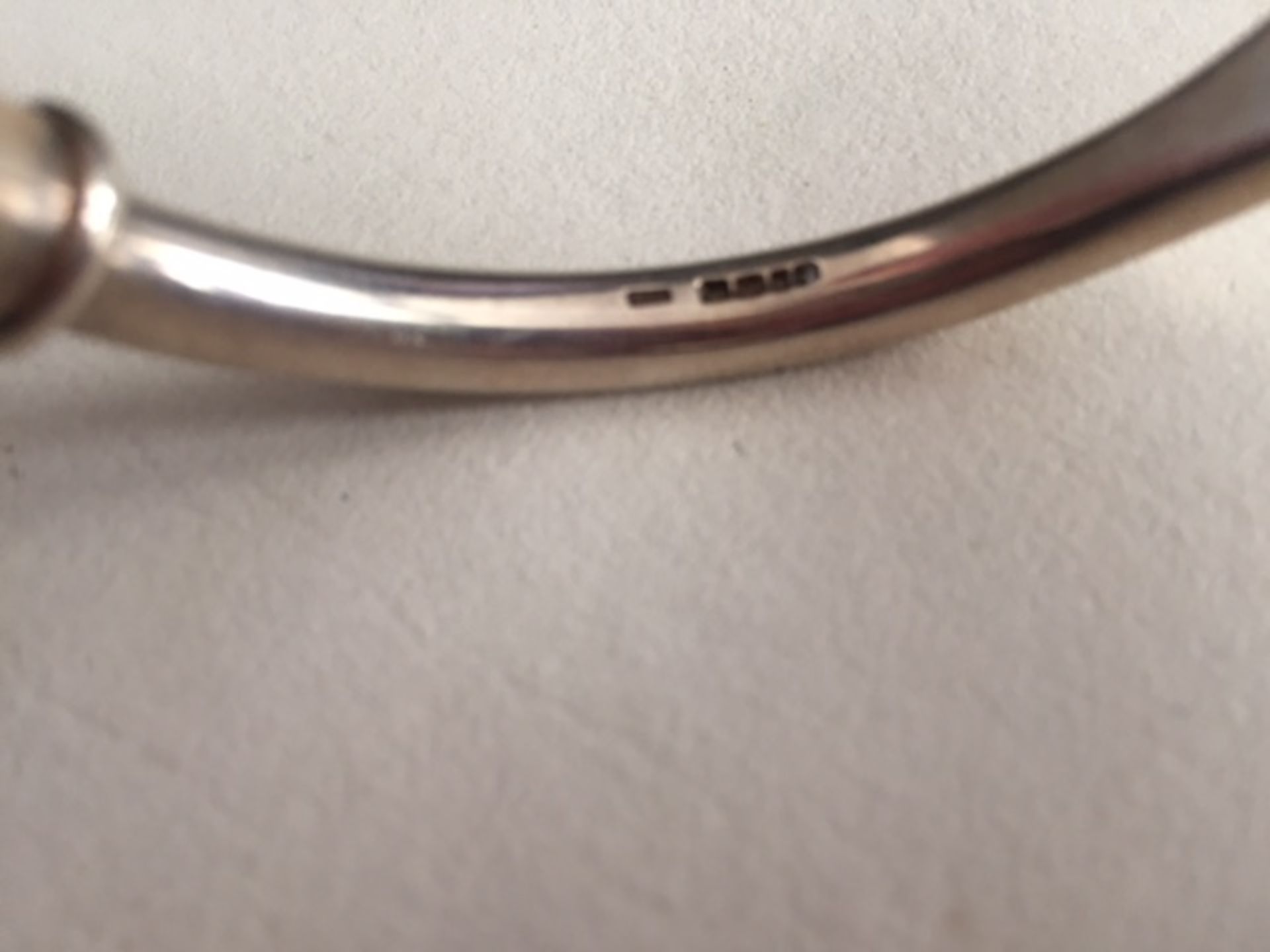 Silver 6mm plain torc bangle with forged centre and fancy ends. Free P&P - Image 2 of 2