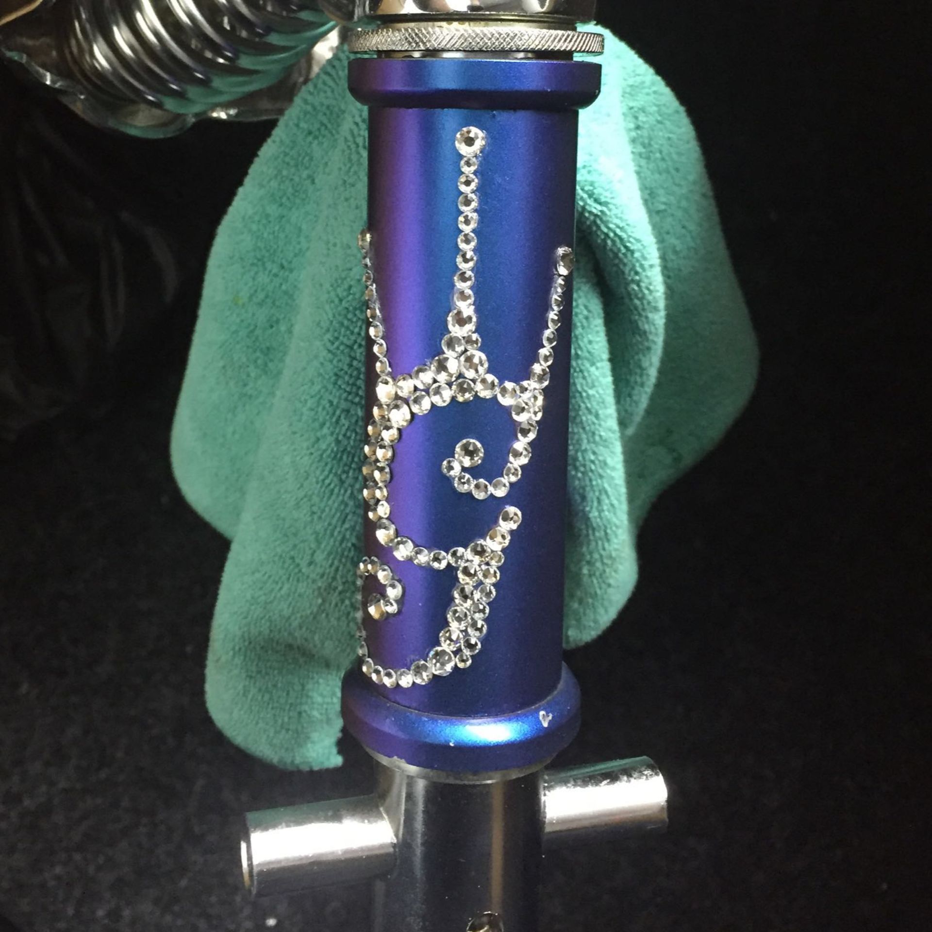 Custom Made Lowrider Bicycle. 2 tone paint with 23,000 Swarovski & Preciosa Crystals. - Image 6 of 7